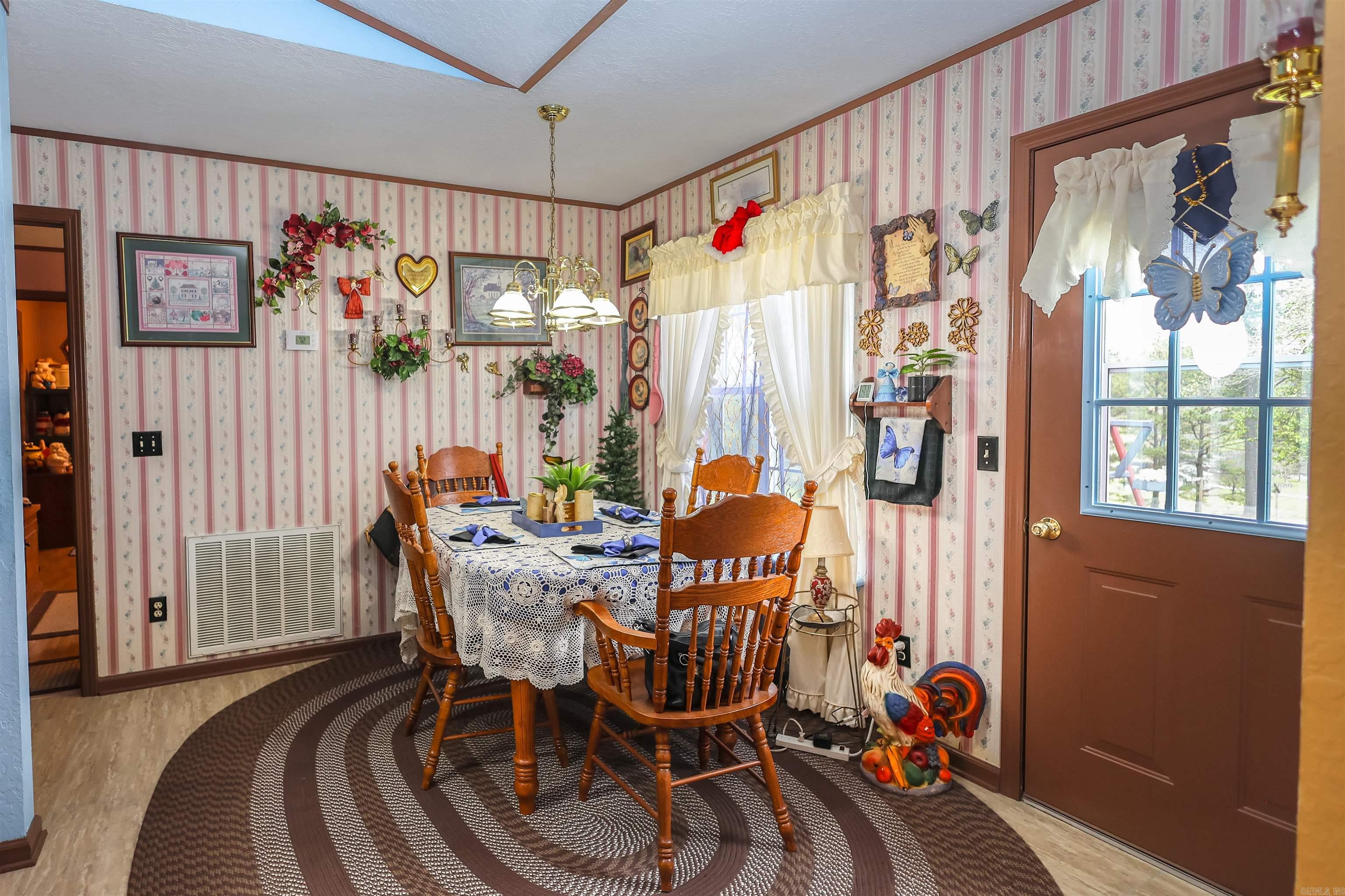 228 Perry Street Property Photo 9