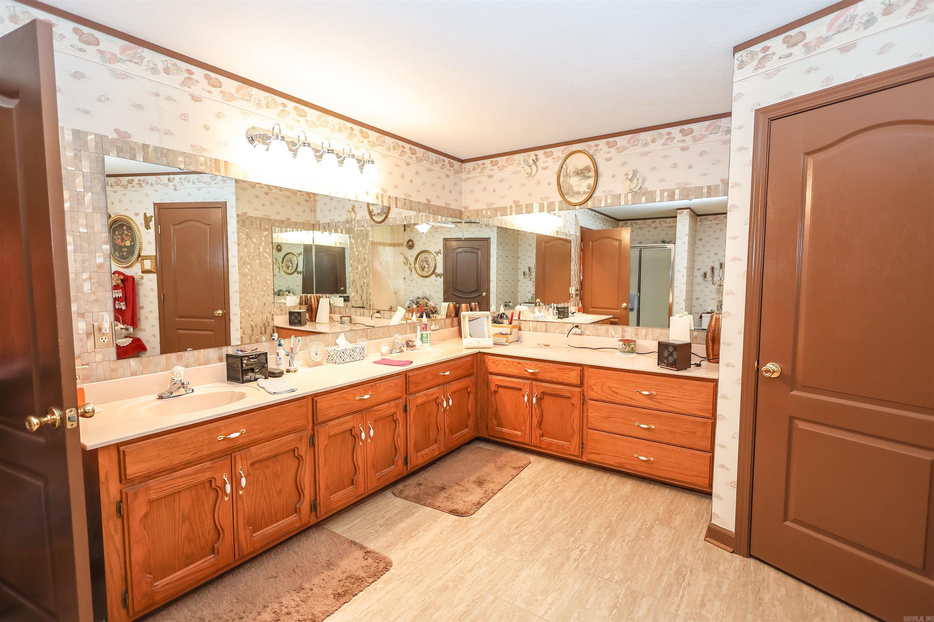 228 Perry Street Property Photo 13