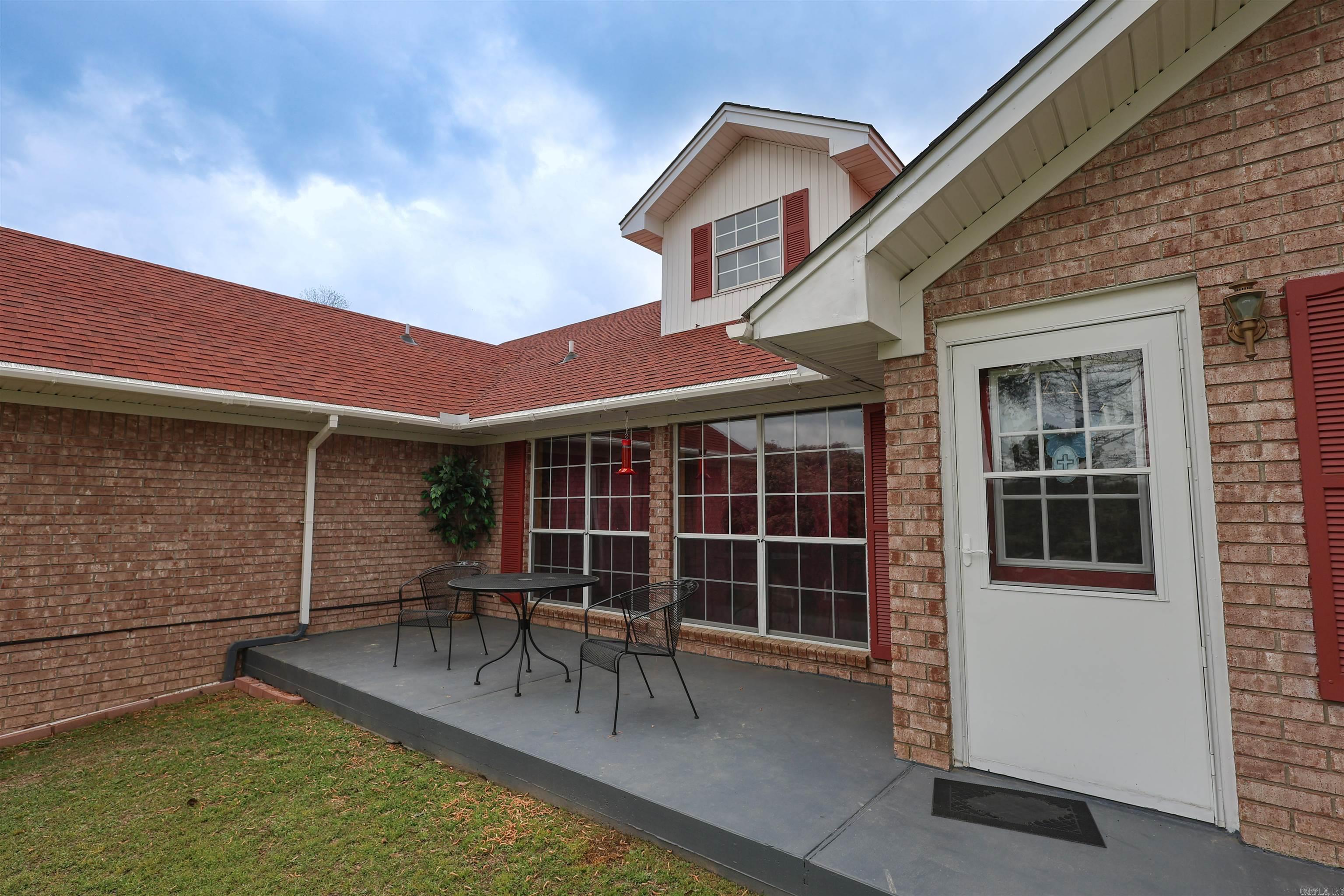 228 Perry Street Property Photo 28