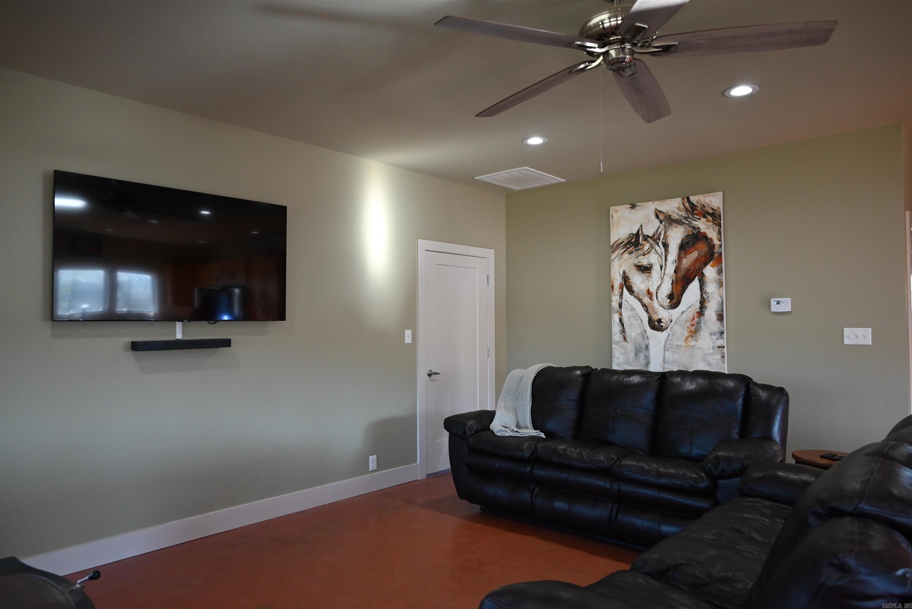 2261 Hwy 8 Property Photo 12