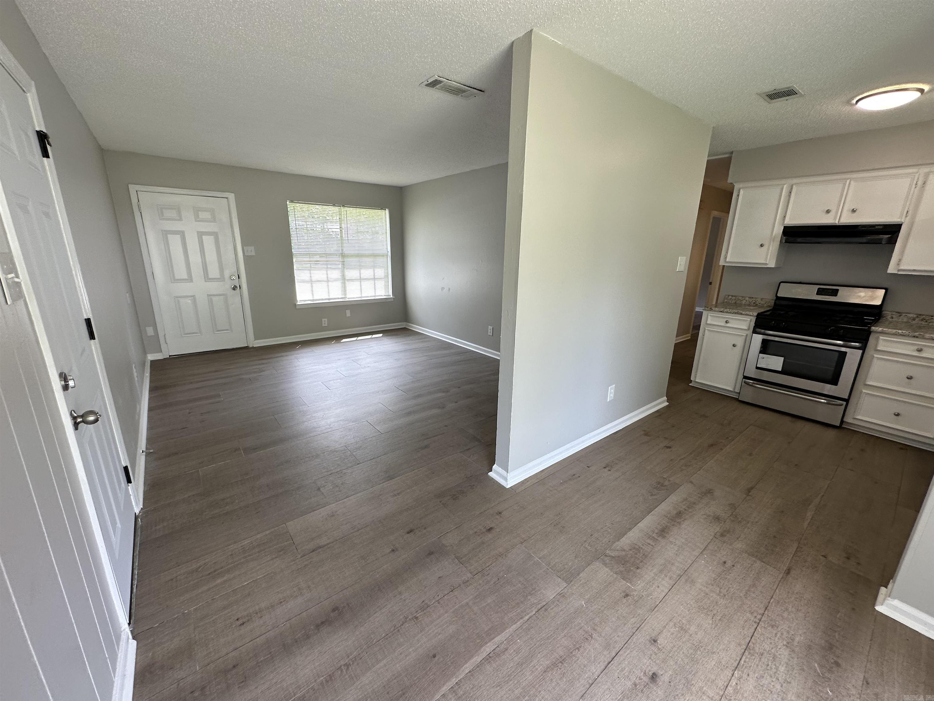 9220 Ricky Lane Property Photo 6
