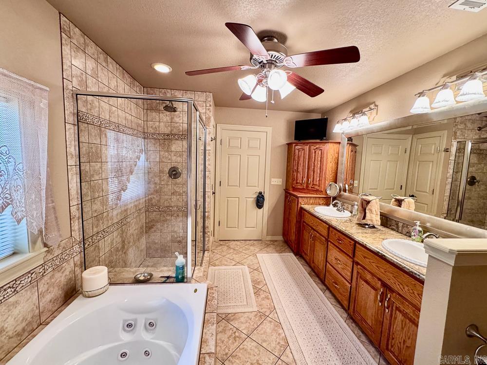 135 Wilshire Drive Property Photo 17