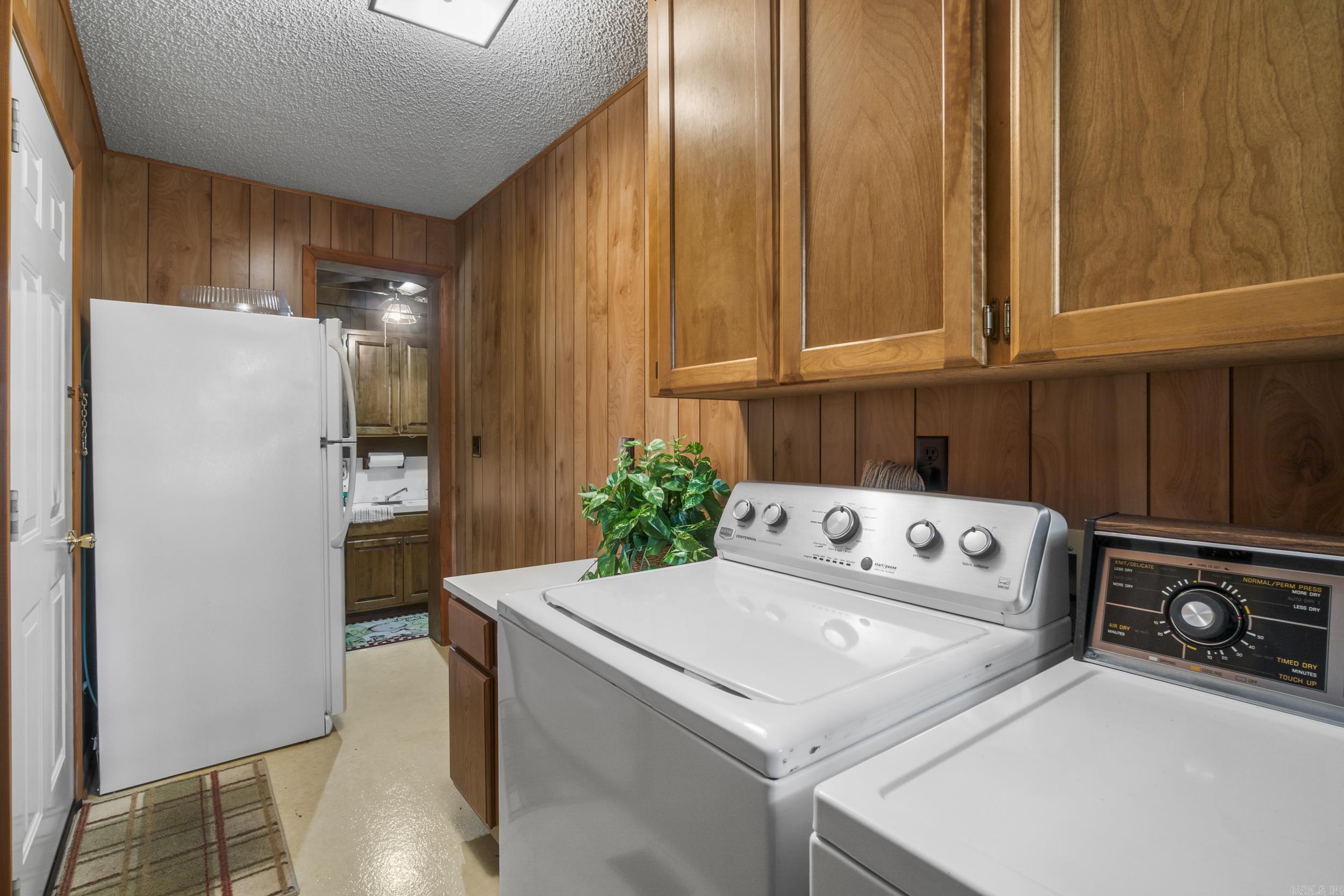 244 & 250 Wanda Lane Property Photo 7