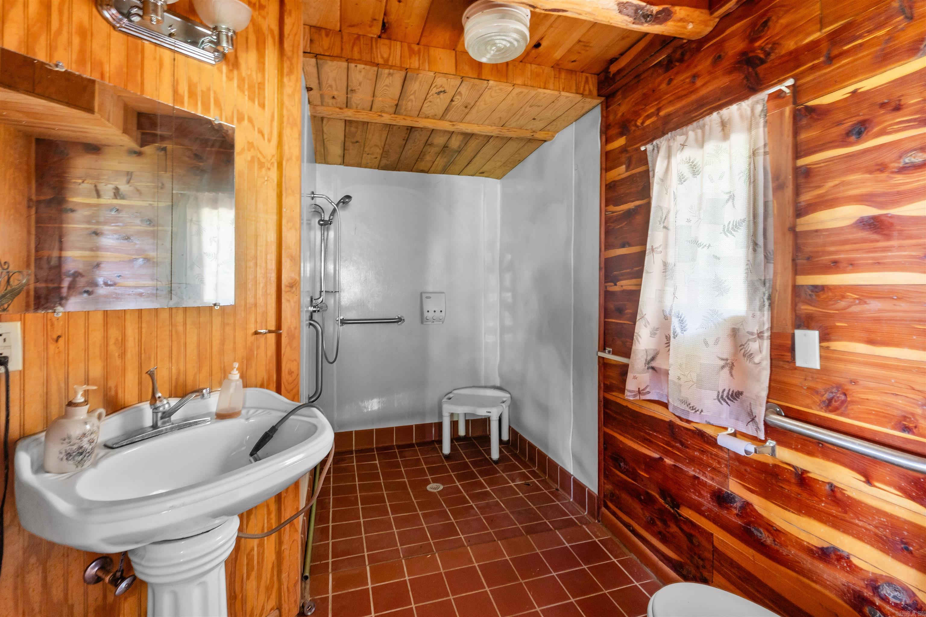 1444 Forest Home Ln Property Photo 20