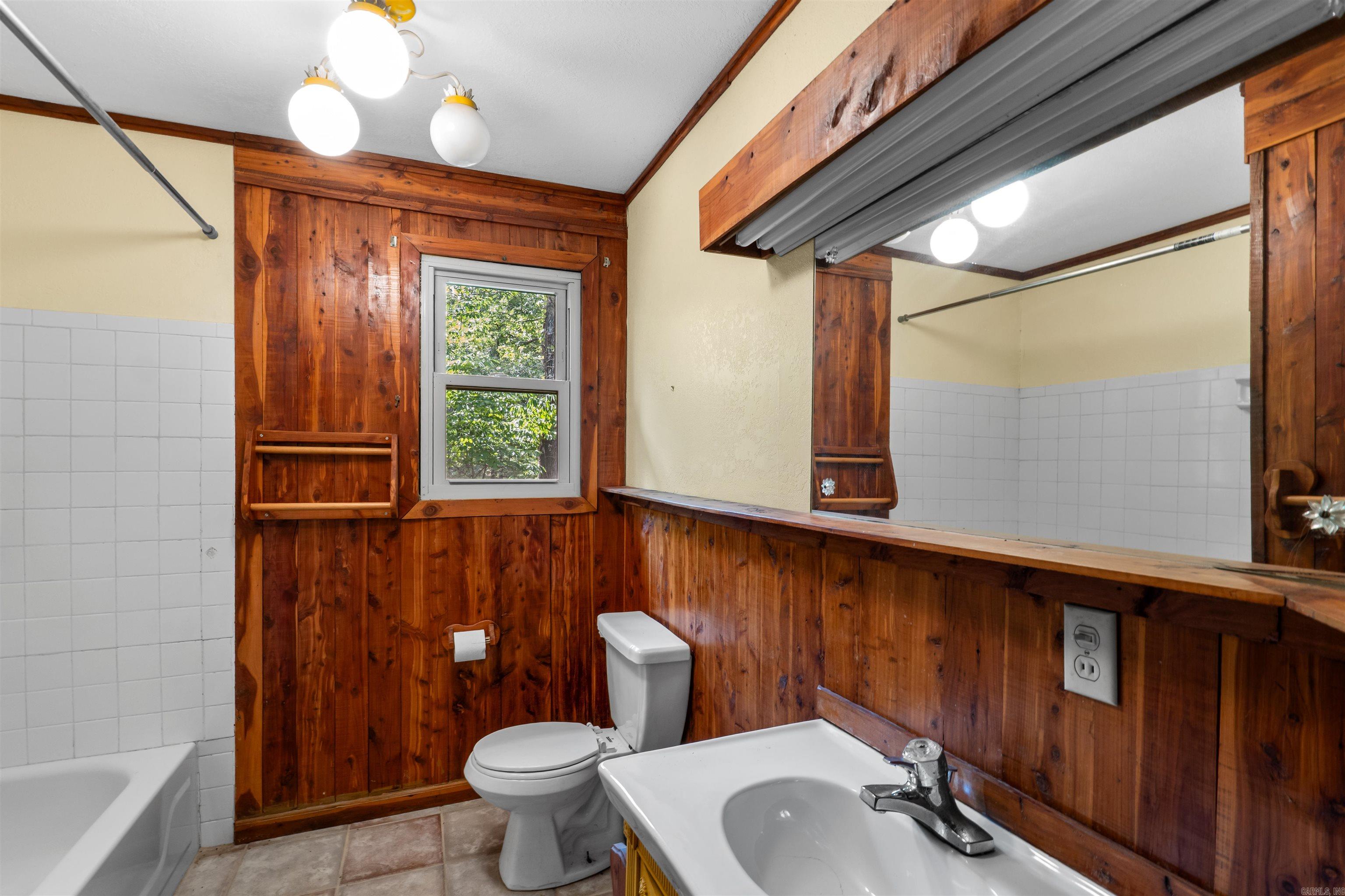 1444 Forest Home Ln Property Photo 28
