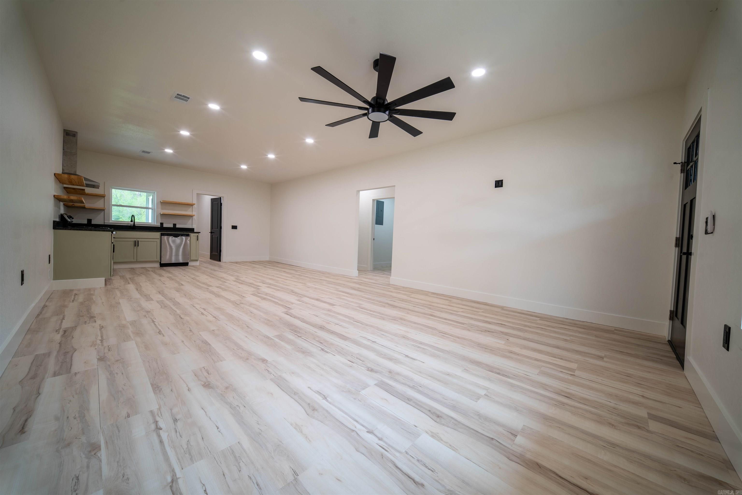 475 Hawkins Property Photo 3
