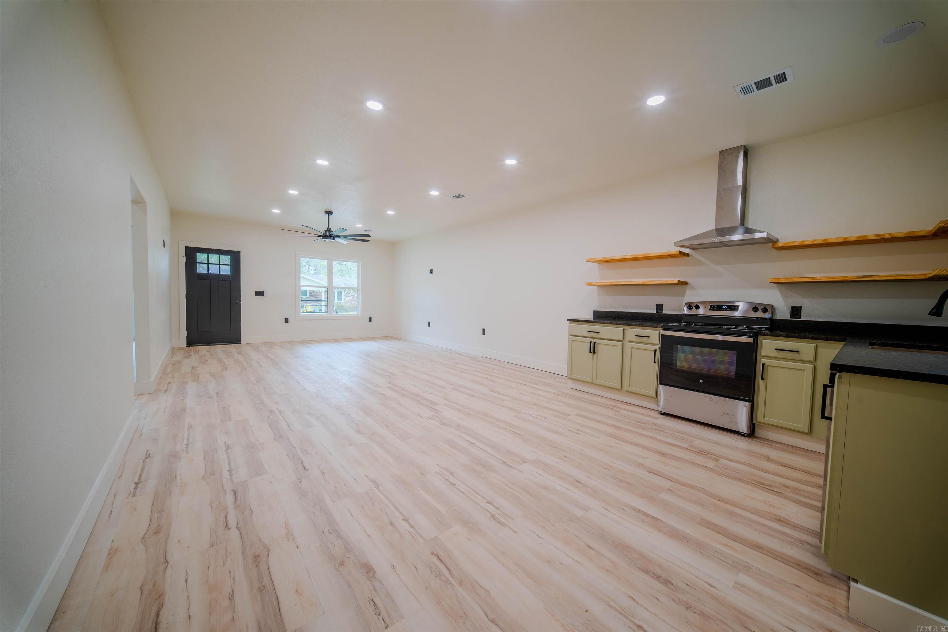 475 Hawkins Property Photo 5