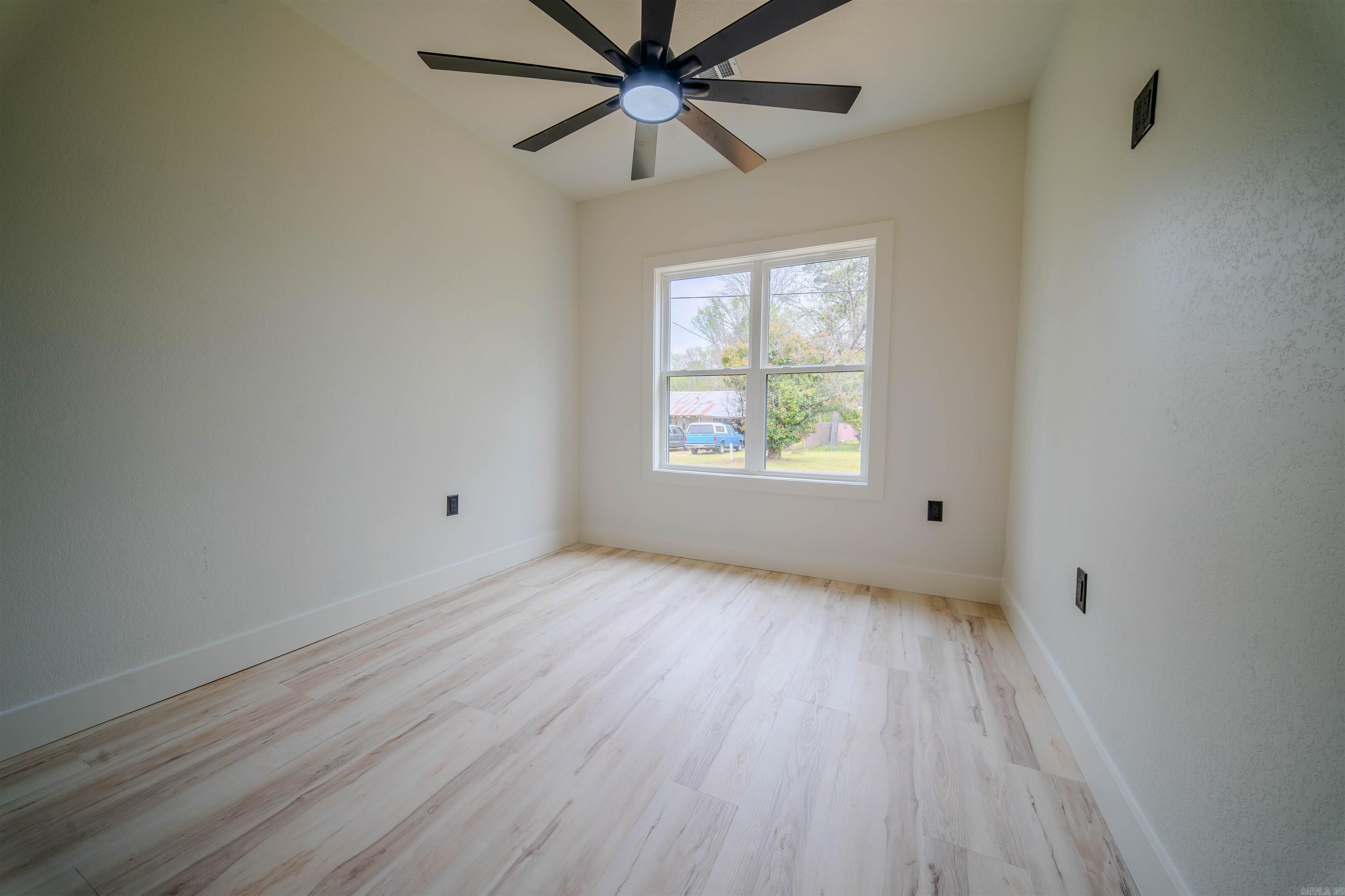 475 Hawkins Property Photo 15