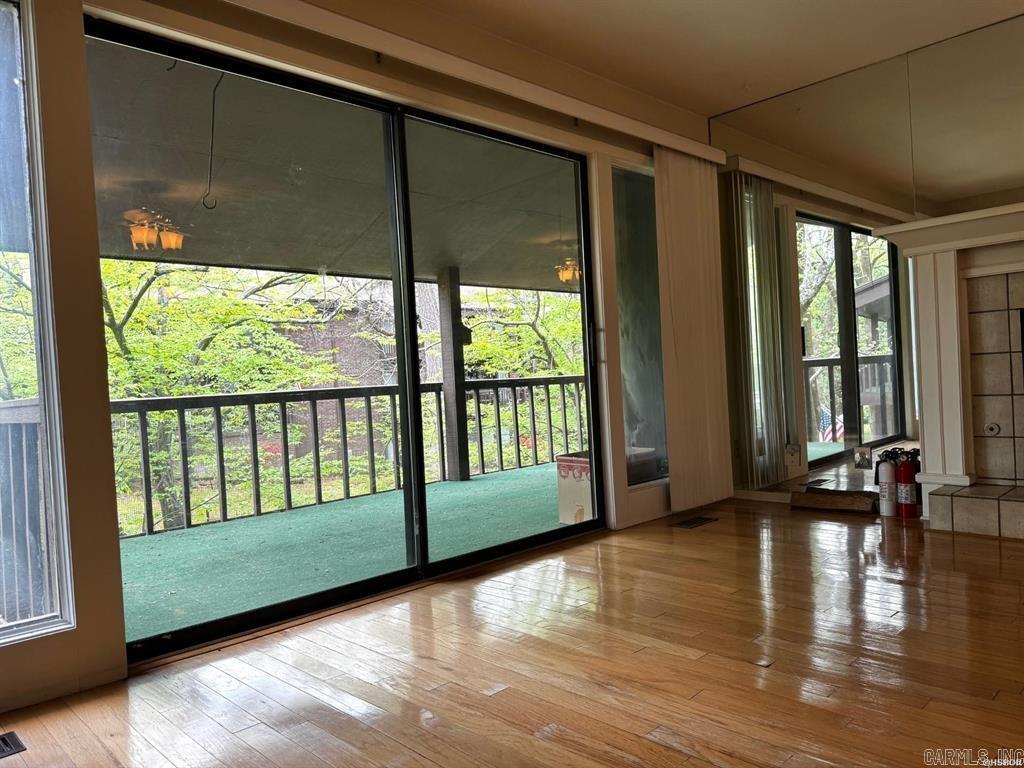 2325 Lakeshore Drive B4 Property Photo 14