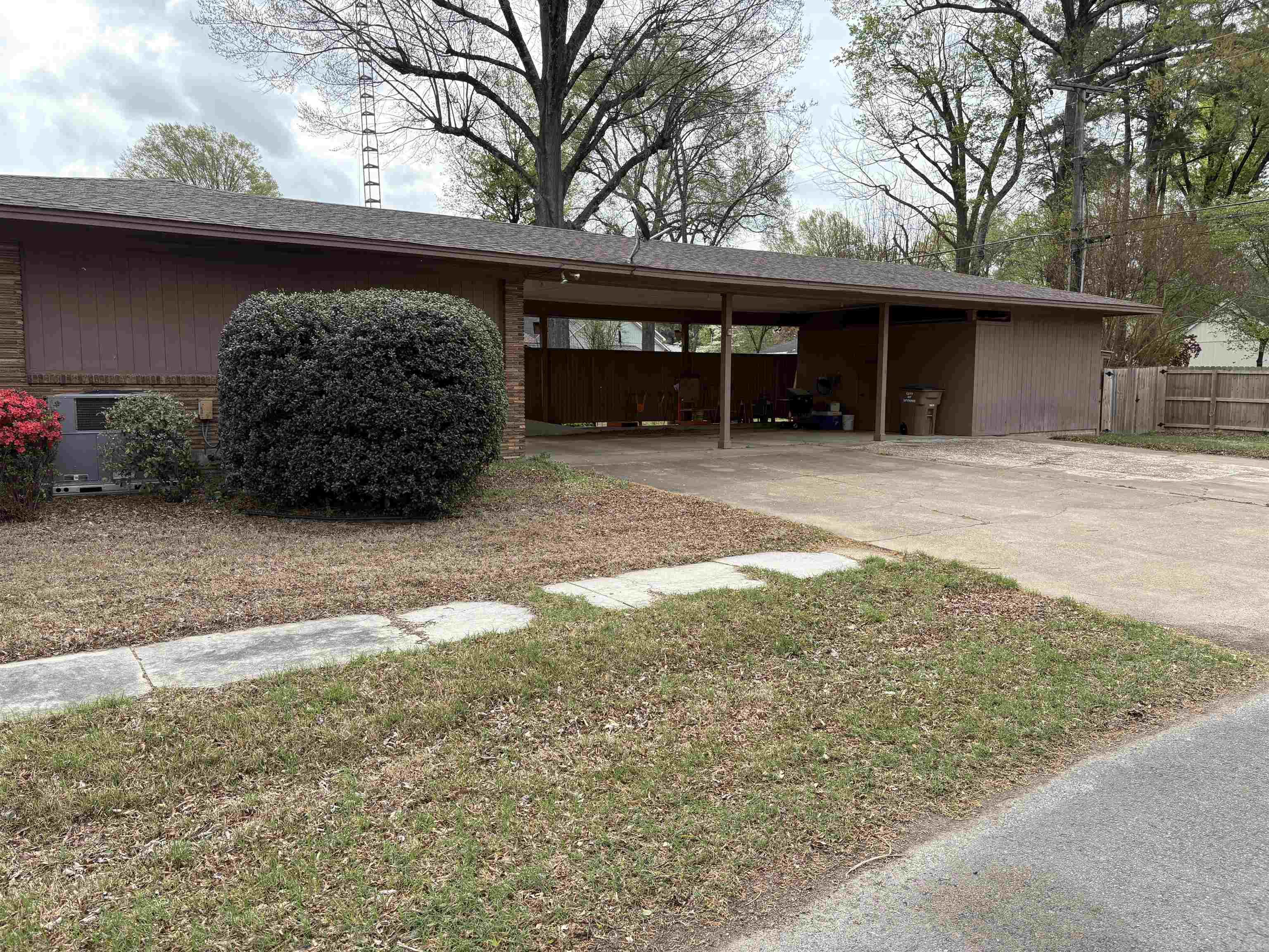 1203 Marion Dr Property Photo 3
