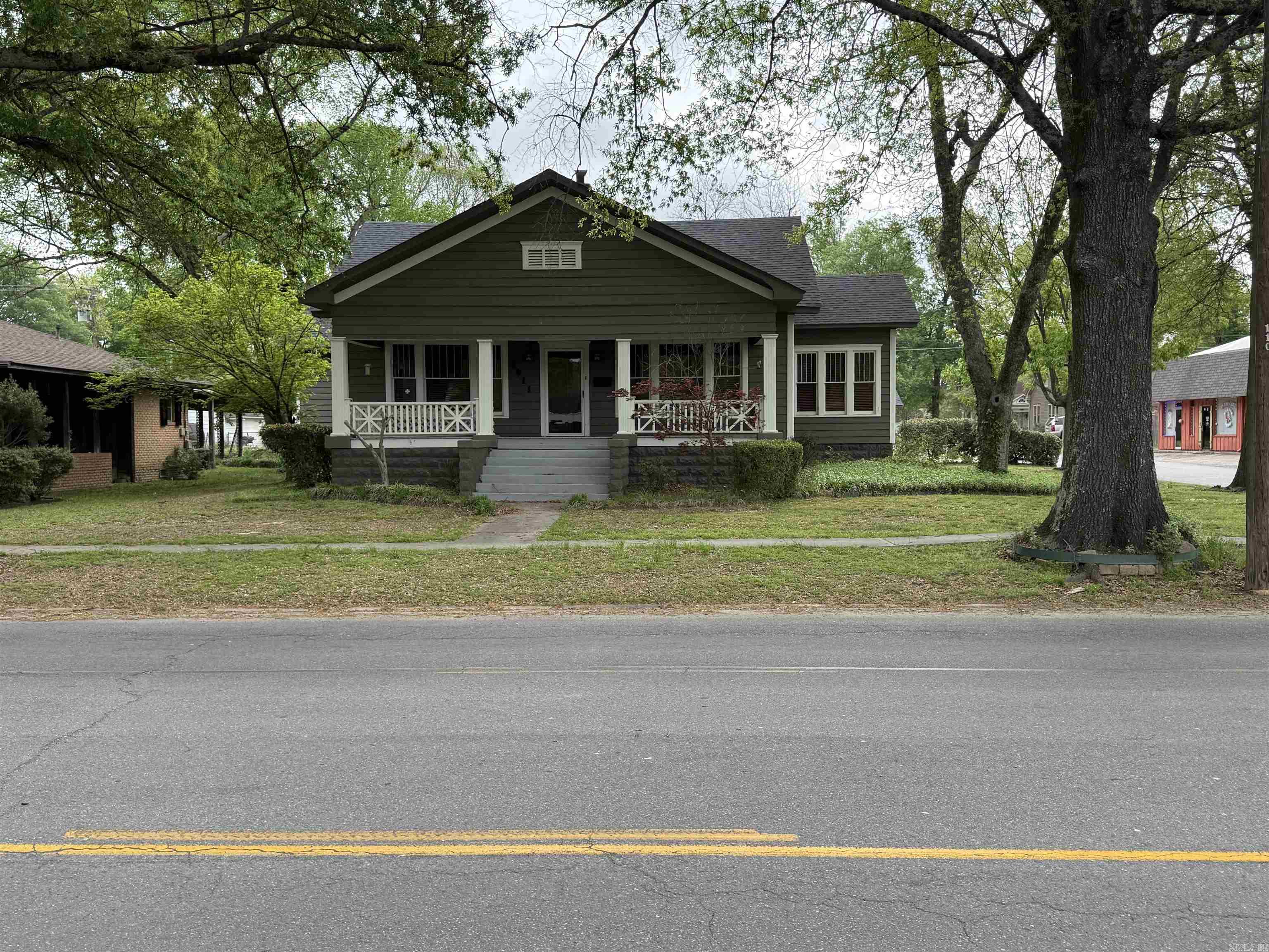 1011 S Main St. Property Photo 1