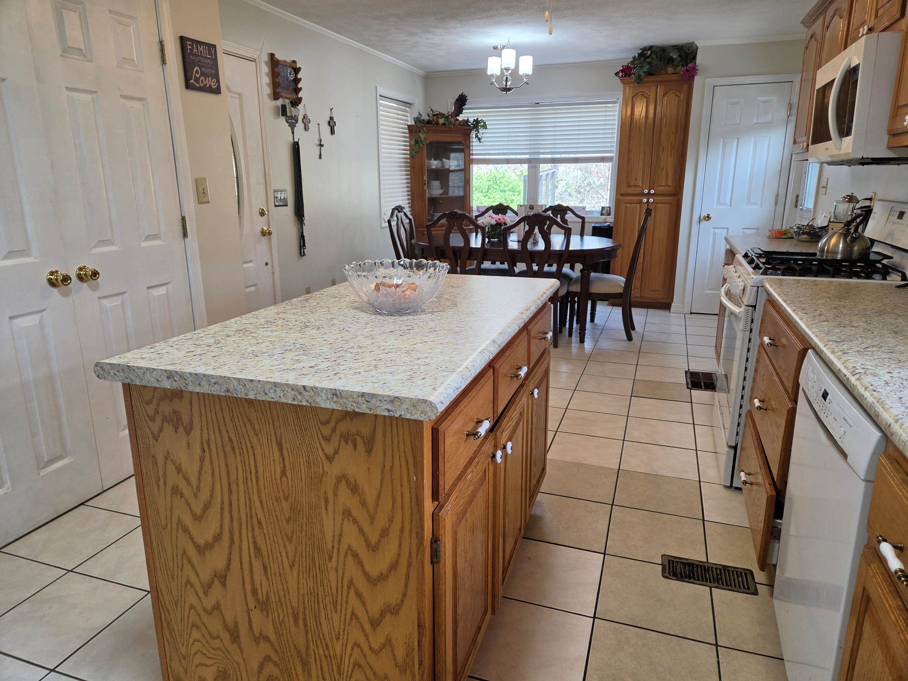 1012 Fairwater Circle Property Photo 8