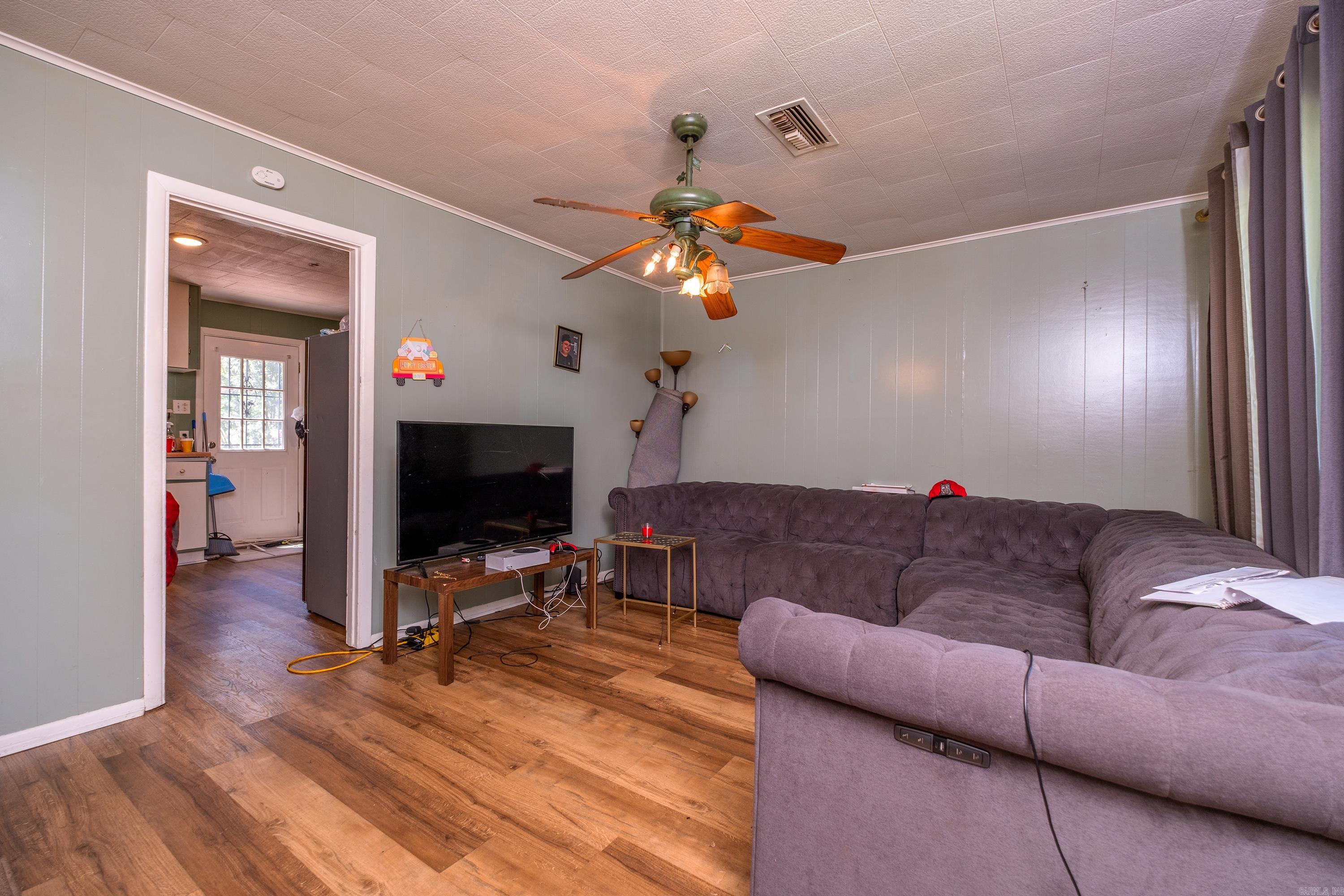 405 Healy Street Property Photo 4