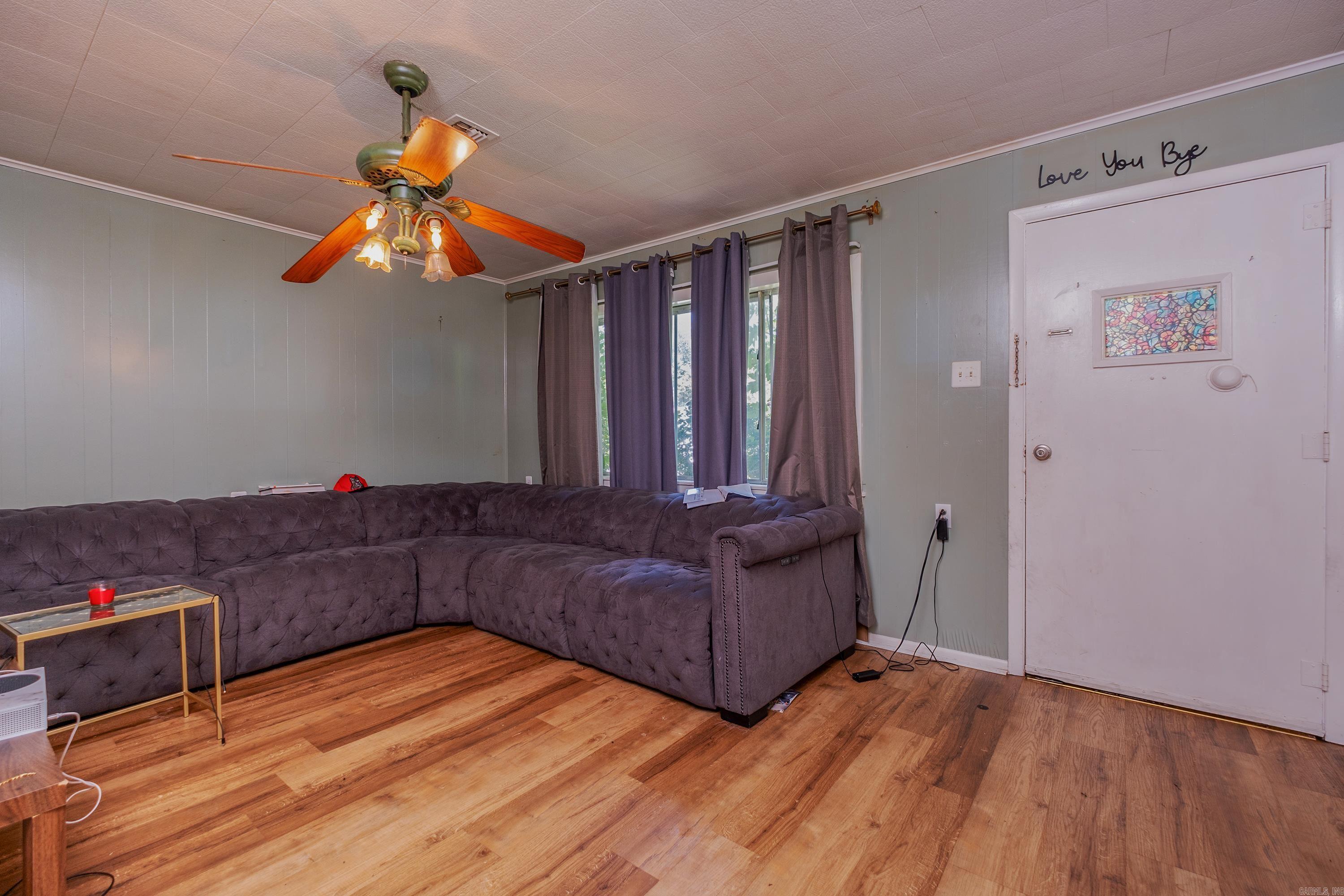 405 Healy Street Property Photo 5