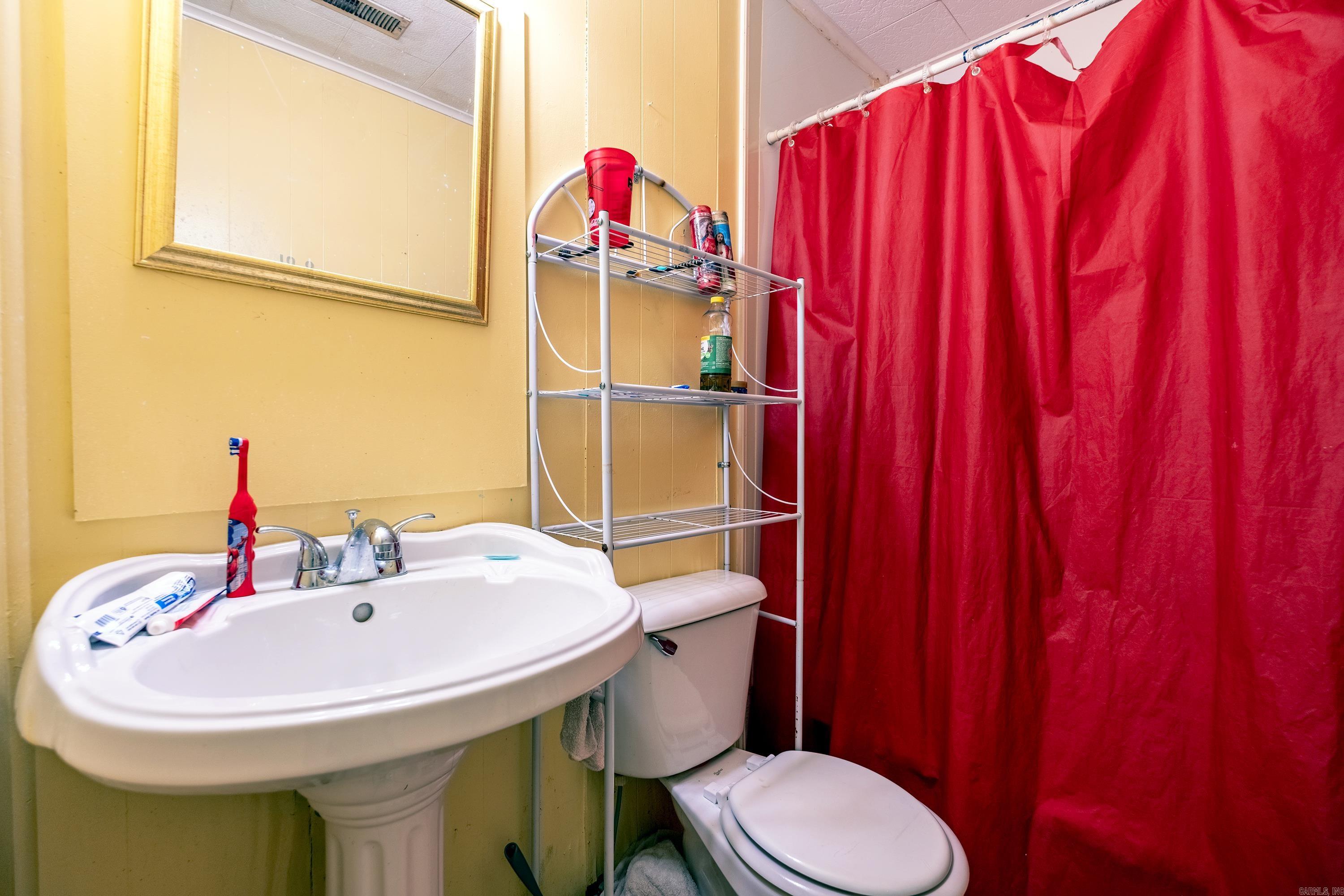 405 Healy Street Property Photo 15