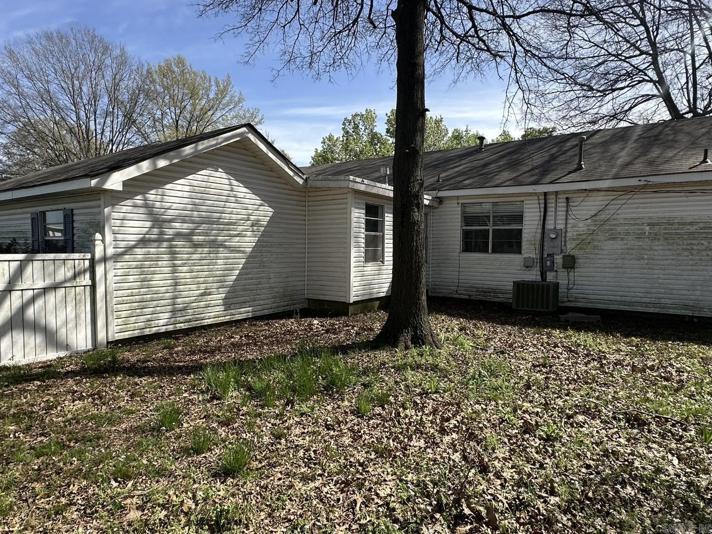 1808 S Leslie Street Property Photo 5