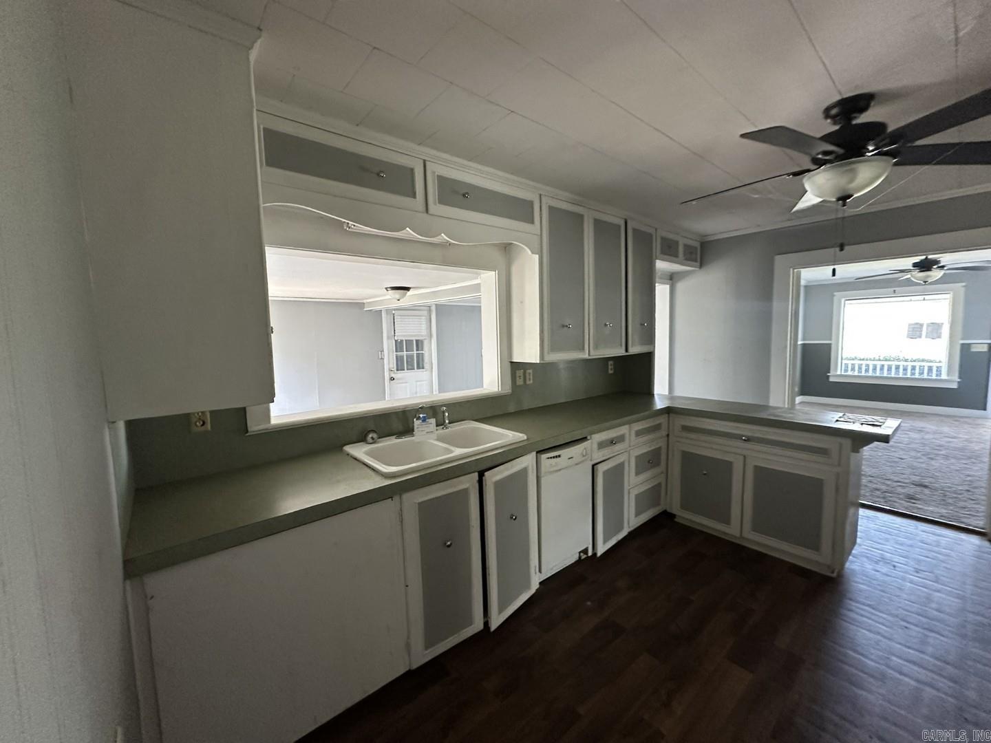 1808 S Leslie Street Property Photo 11