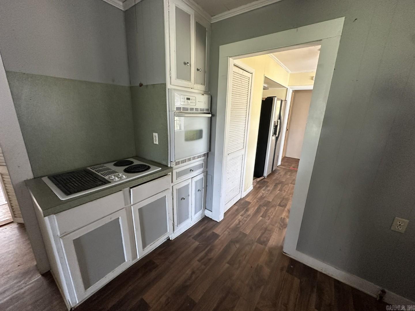 1808 S Leslie Street Property Photo 12