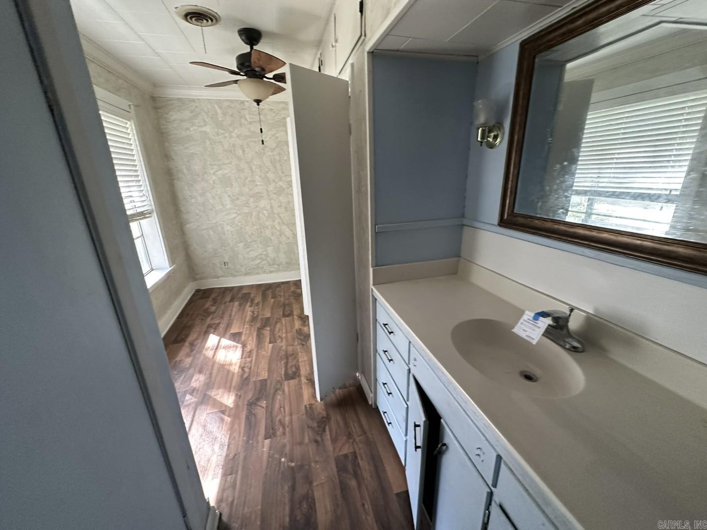 1808 S Leslie Street Property Photo 22