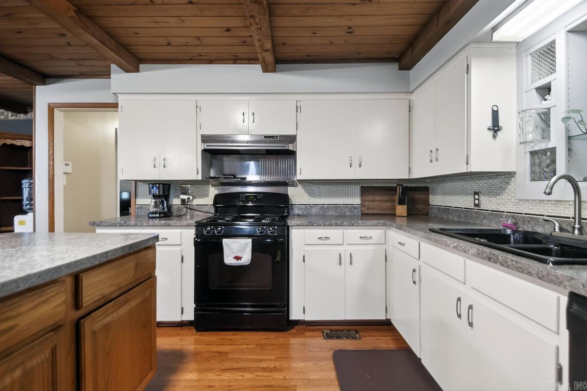 422 Marion Street Property Photo 4