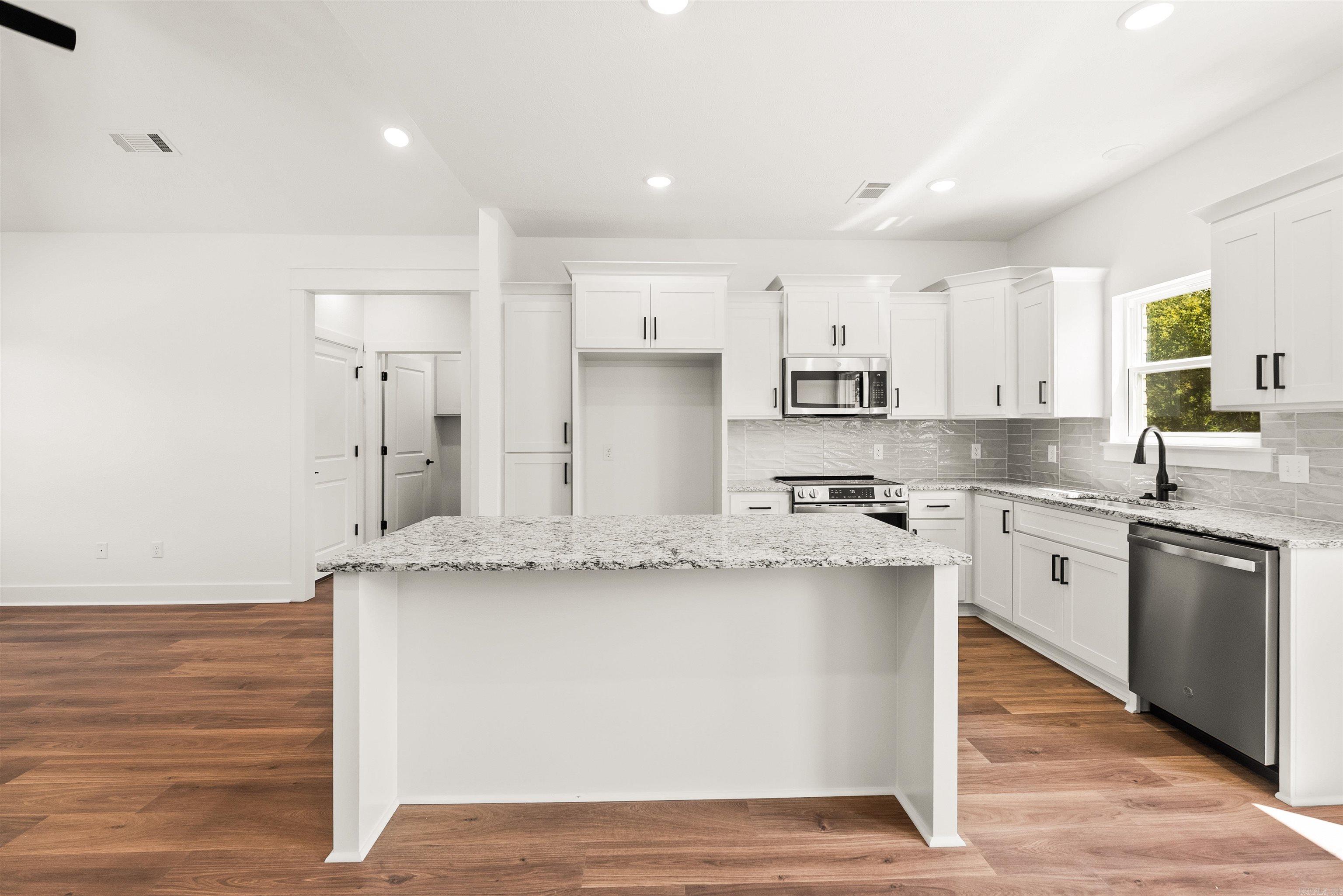 19 Summer Tyme Drive Property Photo 9