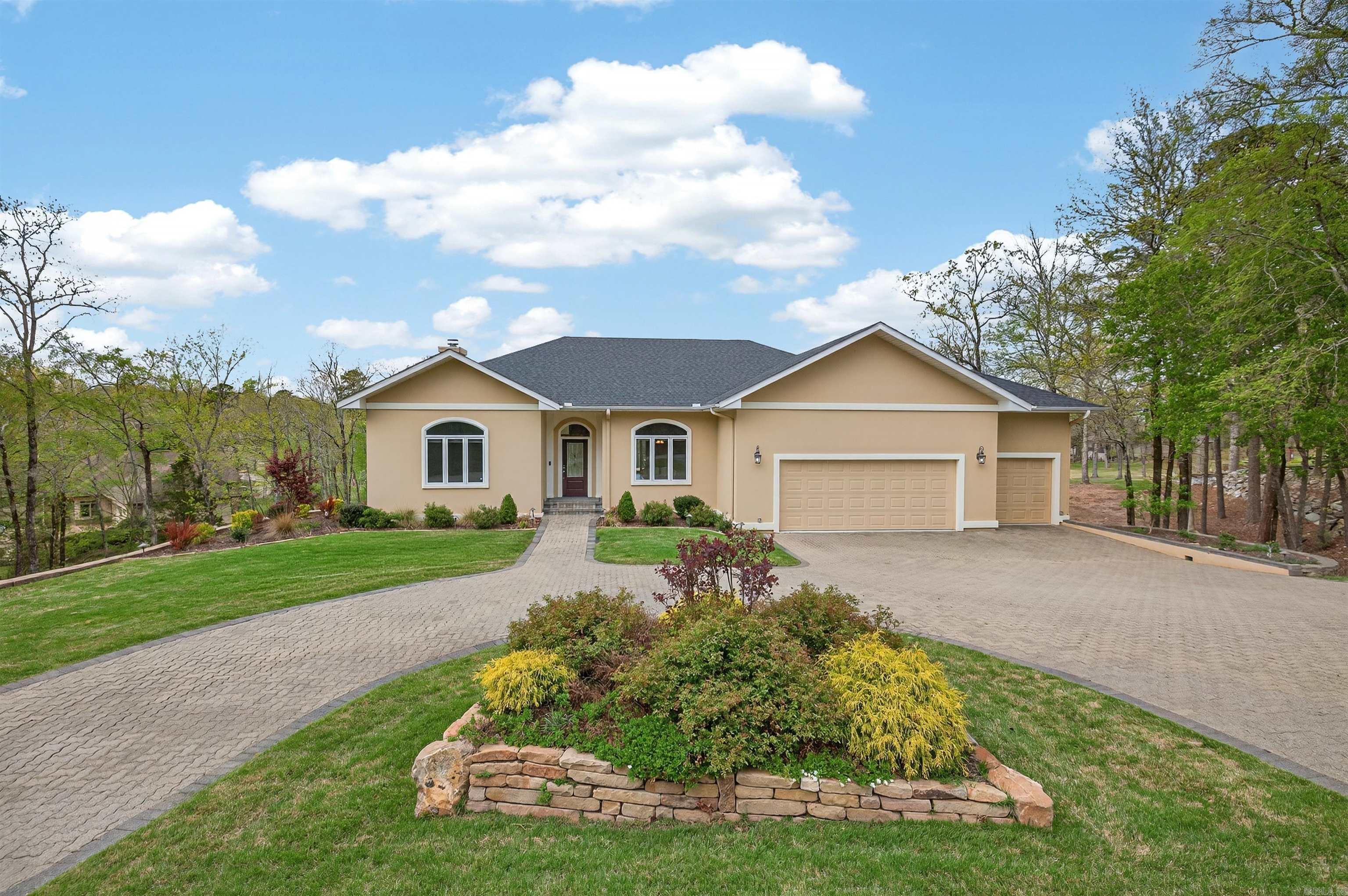 21 Diamante Boulevard Property Photo 1