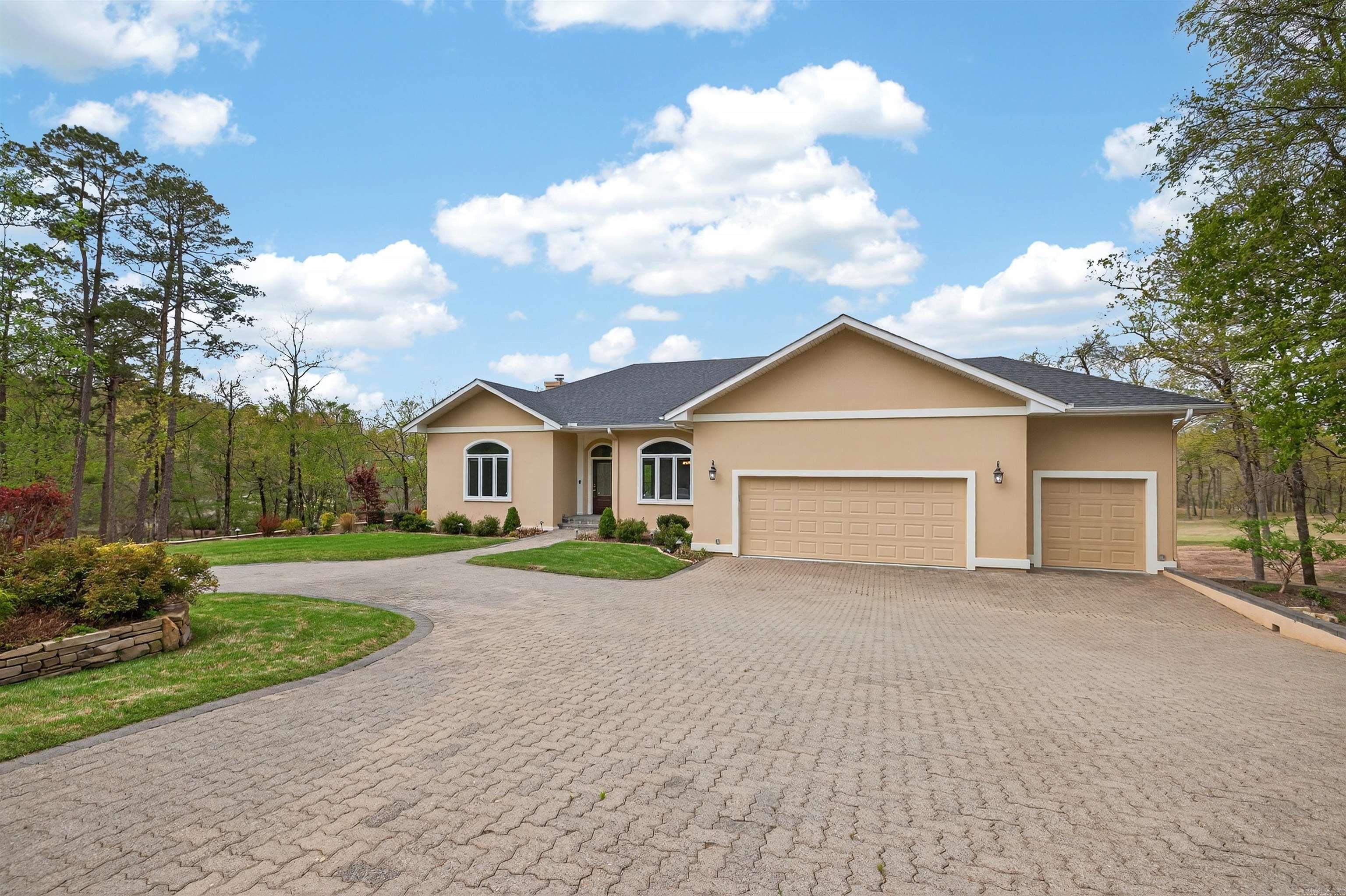 21 Diamante Boulevard Property Photo 2