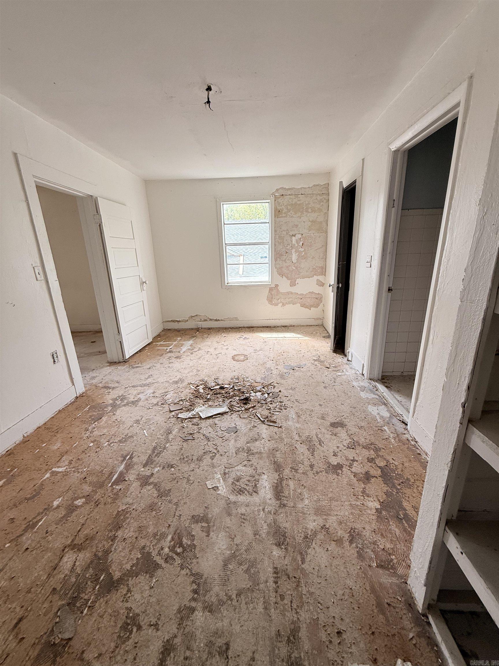 1032 Summer Street Property Photo 4