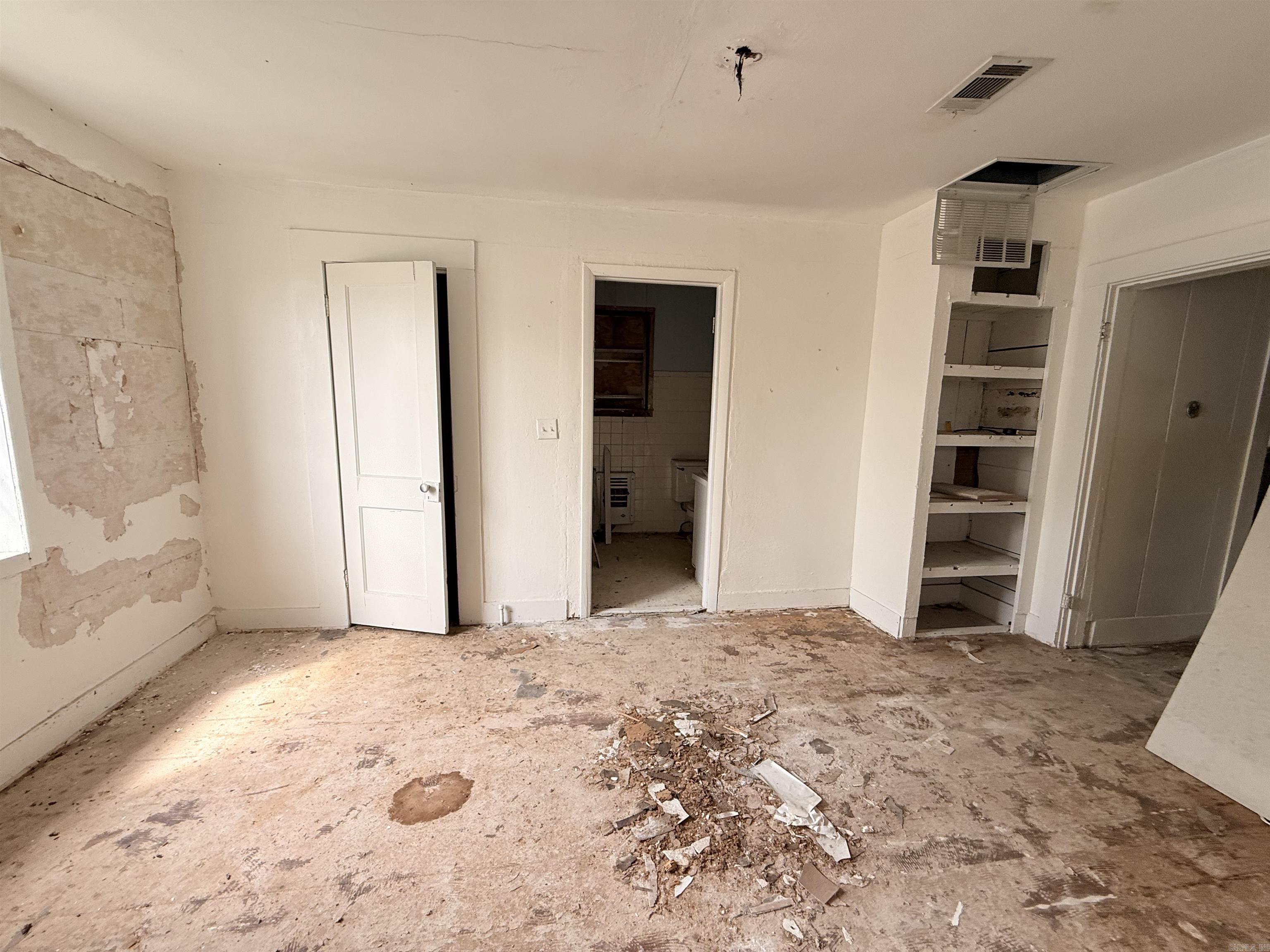 1032 Summer Street Property Photo 6