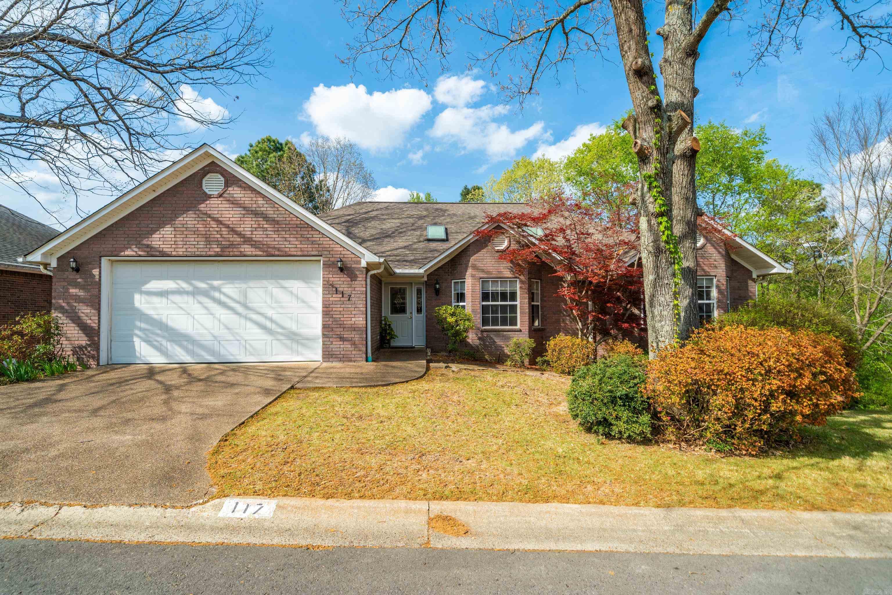 117 Forest View Circle Property Photo 1