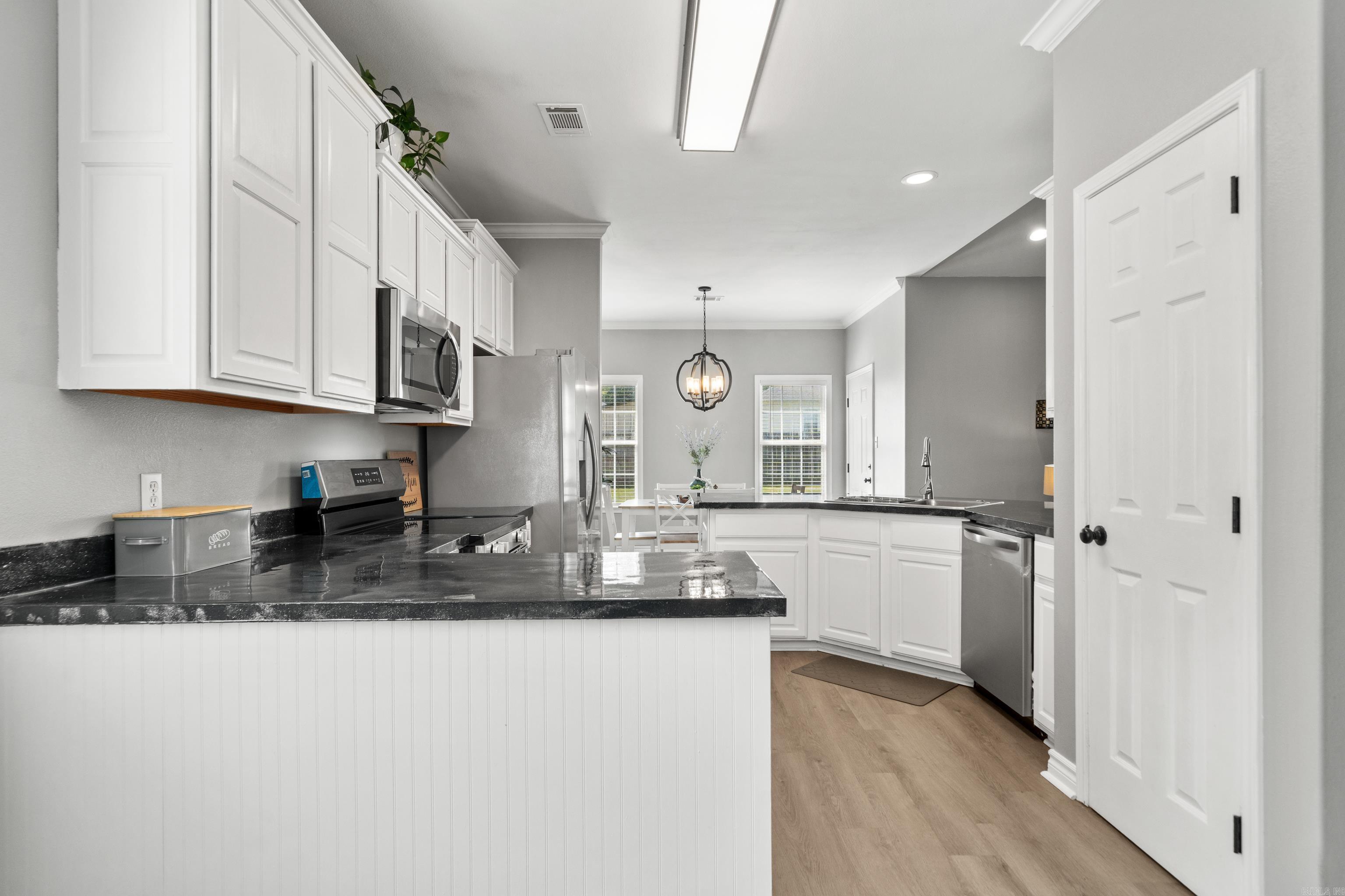 105 Wyatt Cove Property Photo 16