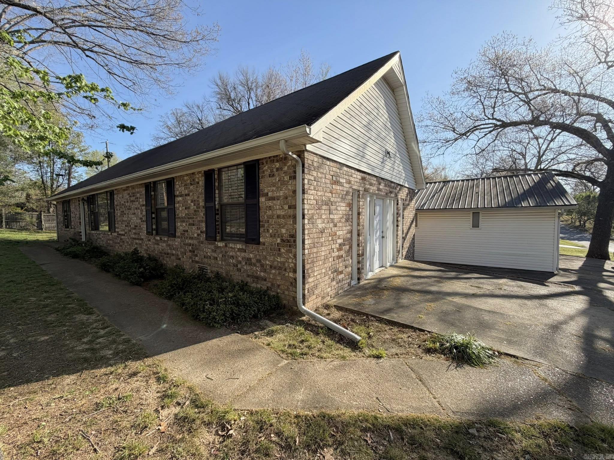 3015 Debra Street Property Photo 1