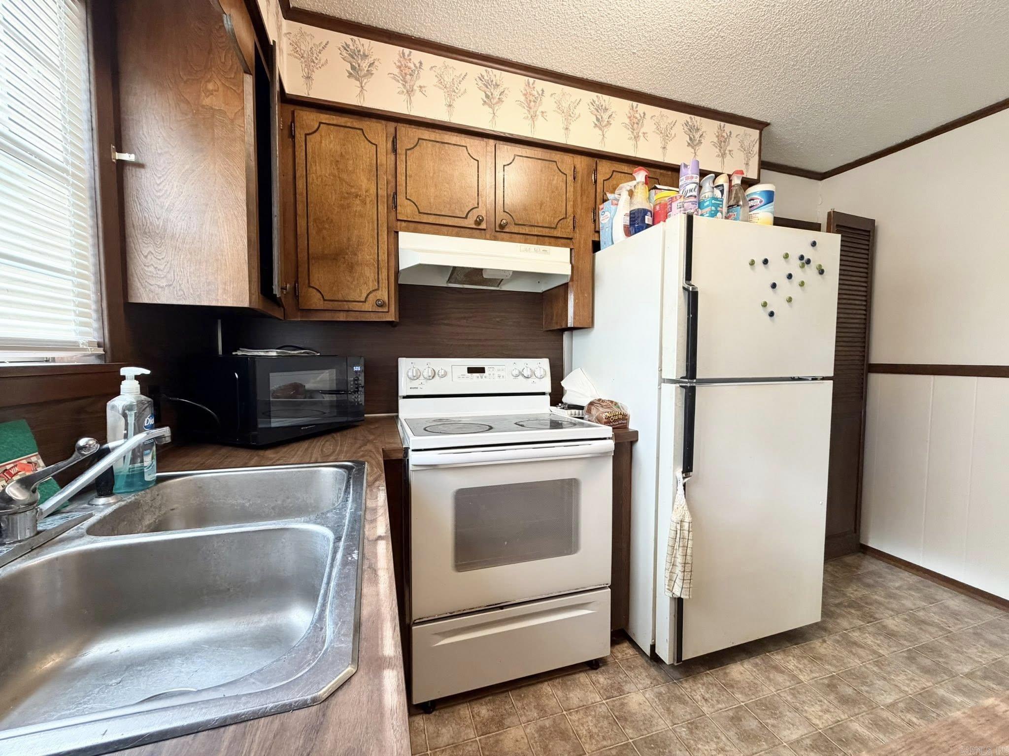 3015 Debra Street Property Photo 4