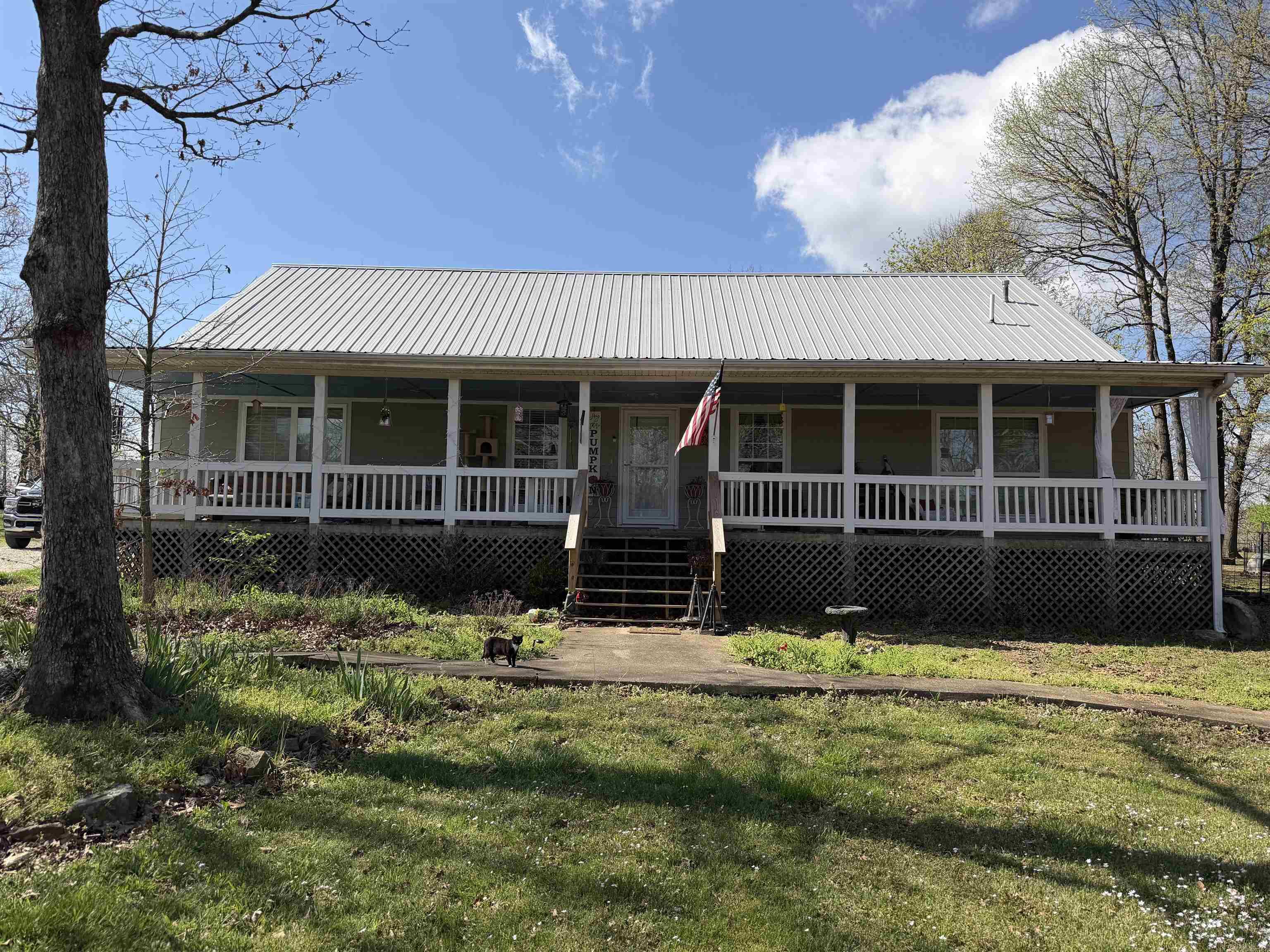 369 County Line Road Property Photo 2