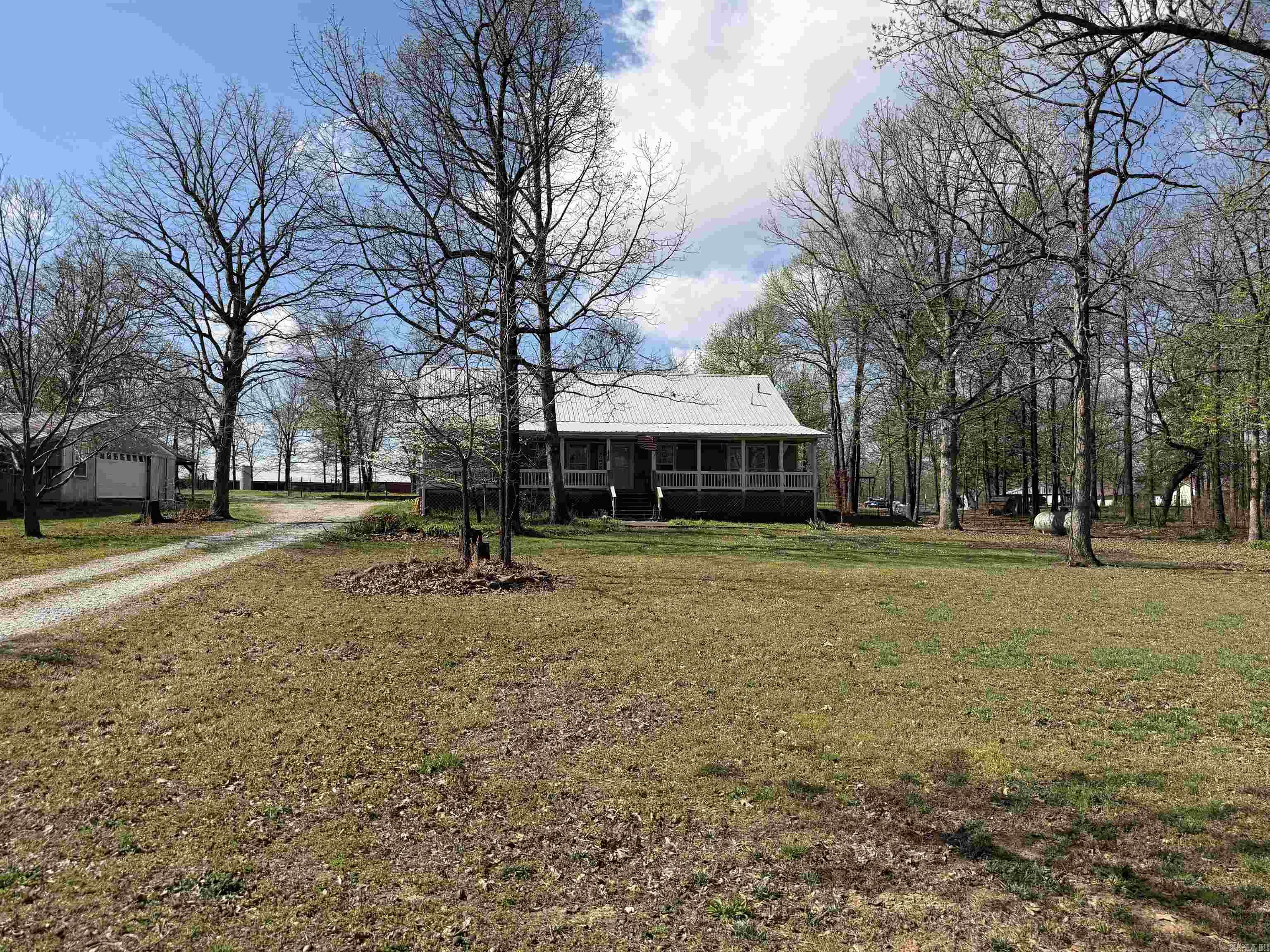 369 County Line Road Property Photo 4