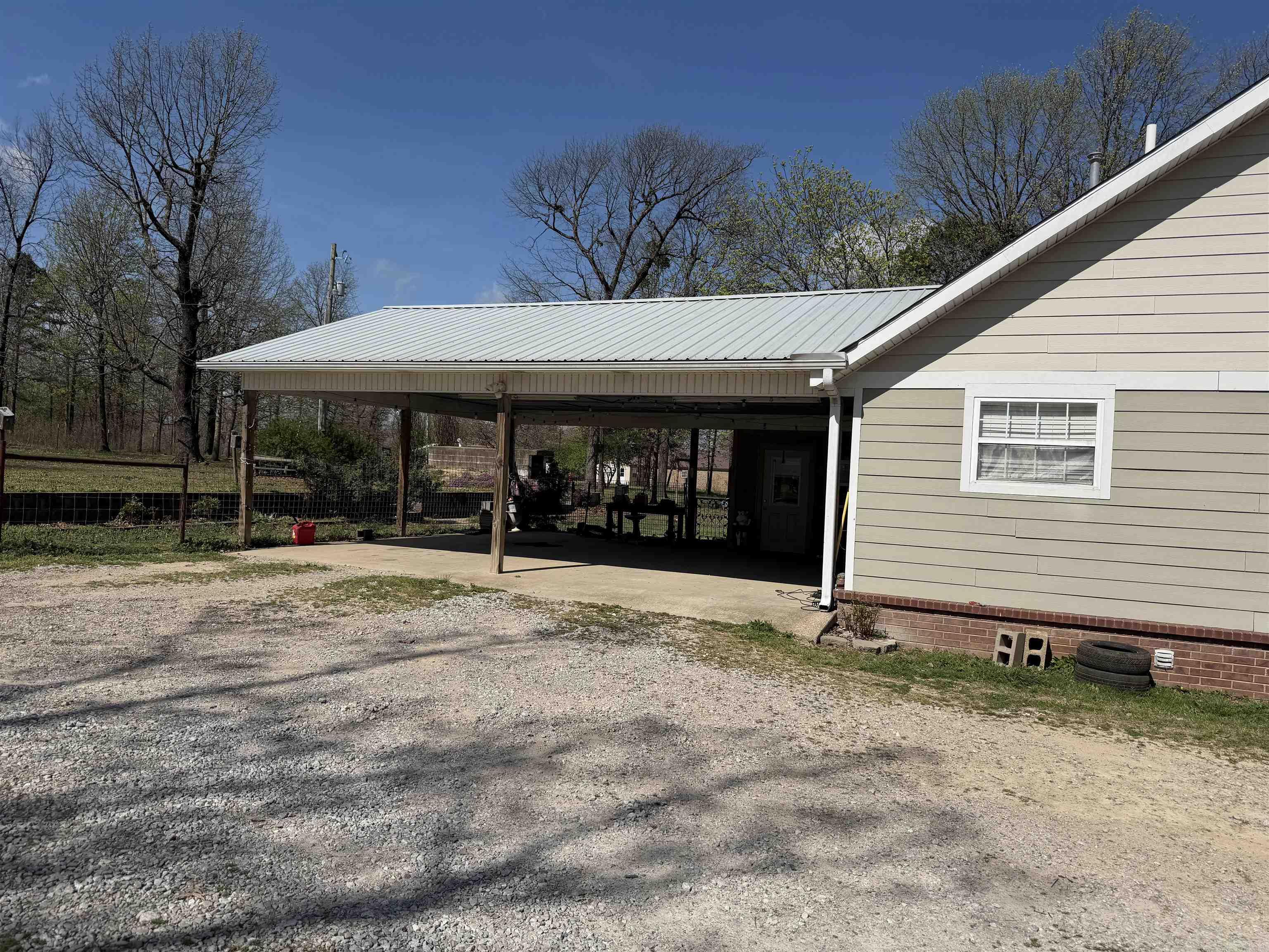 369 County Line Road Property Photo 9