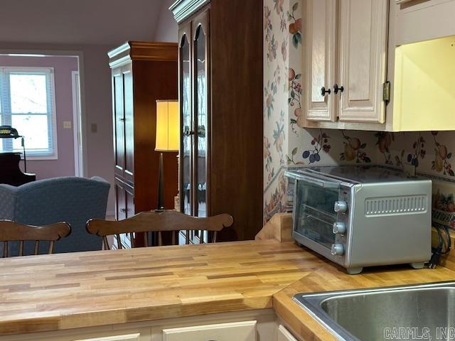 601 Woodlawn #15 Property Photo 12