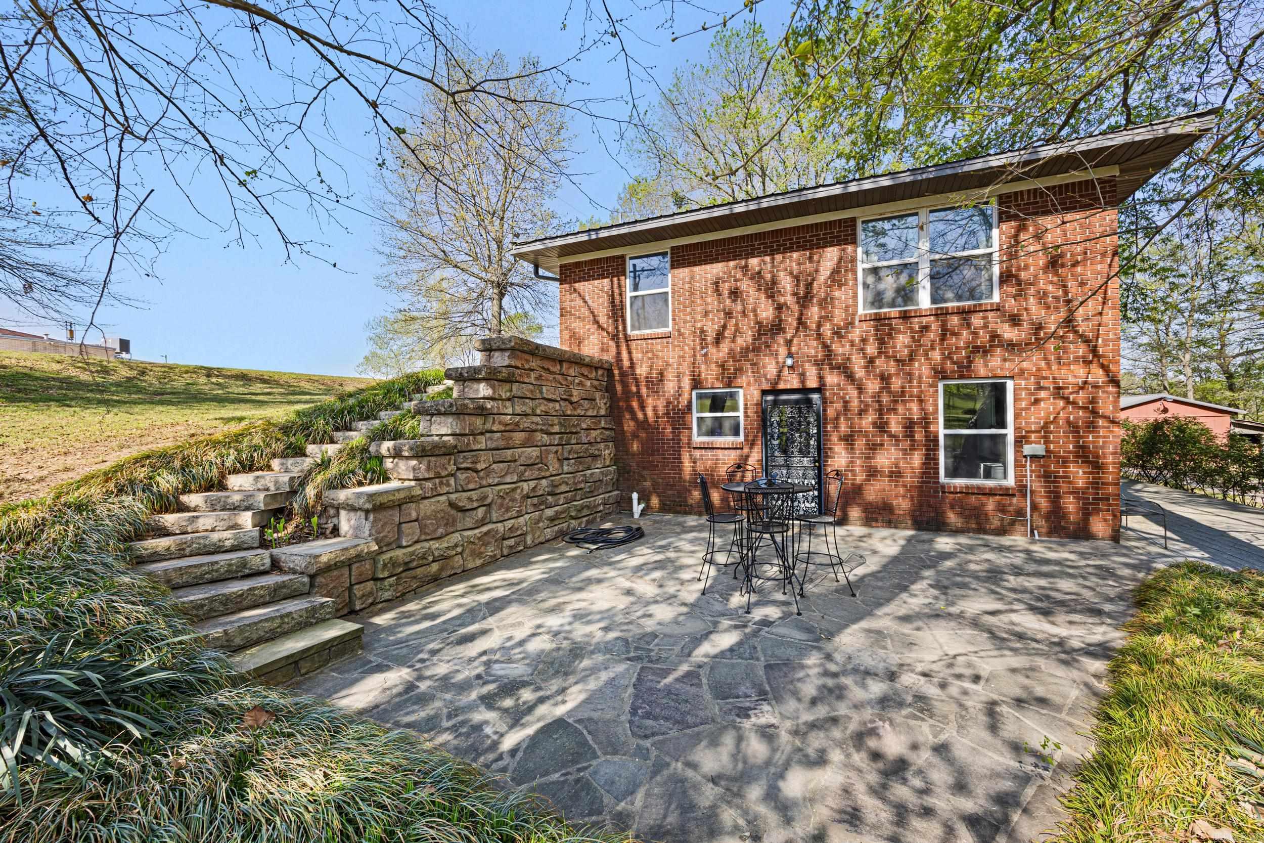 52 W Parish Drive Property Photo 4