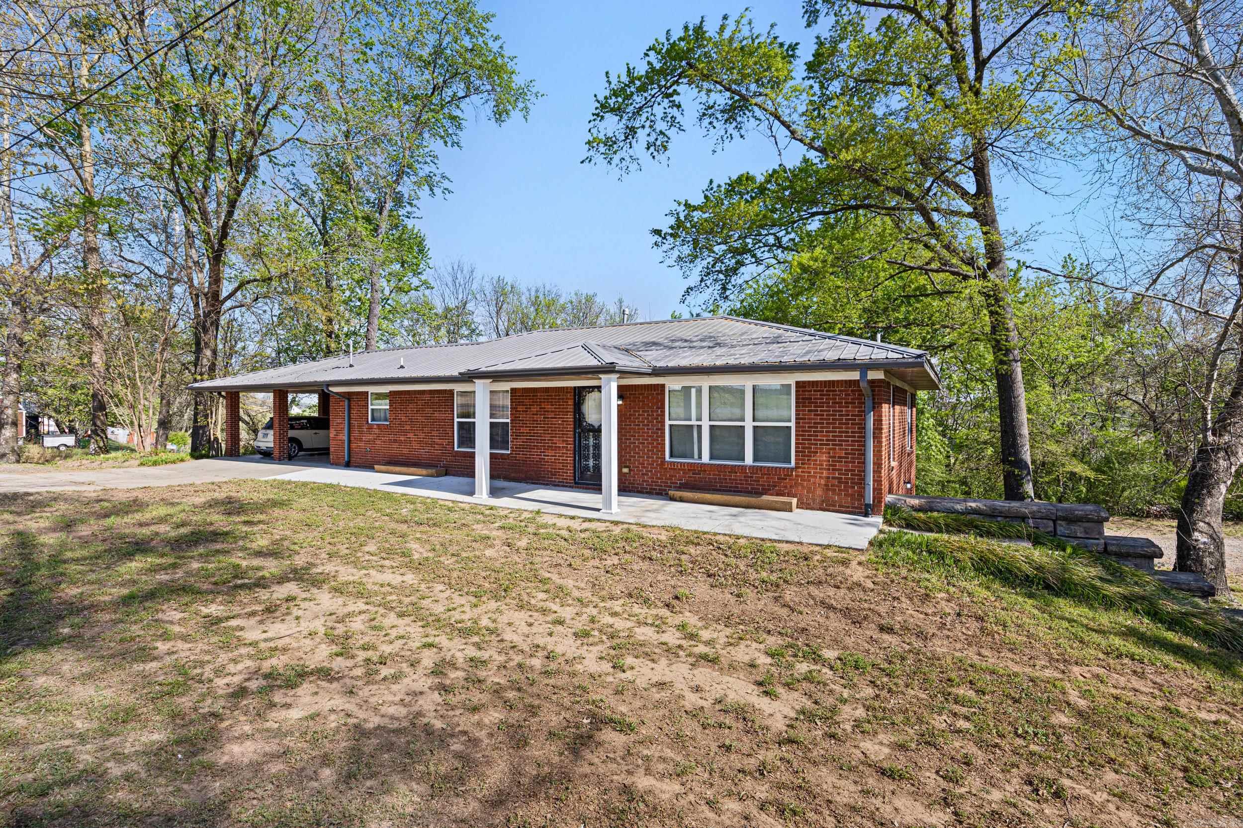 52 W Parish Drive Property Photo 7