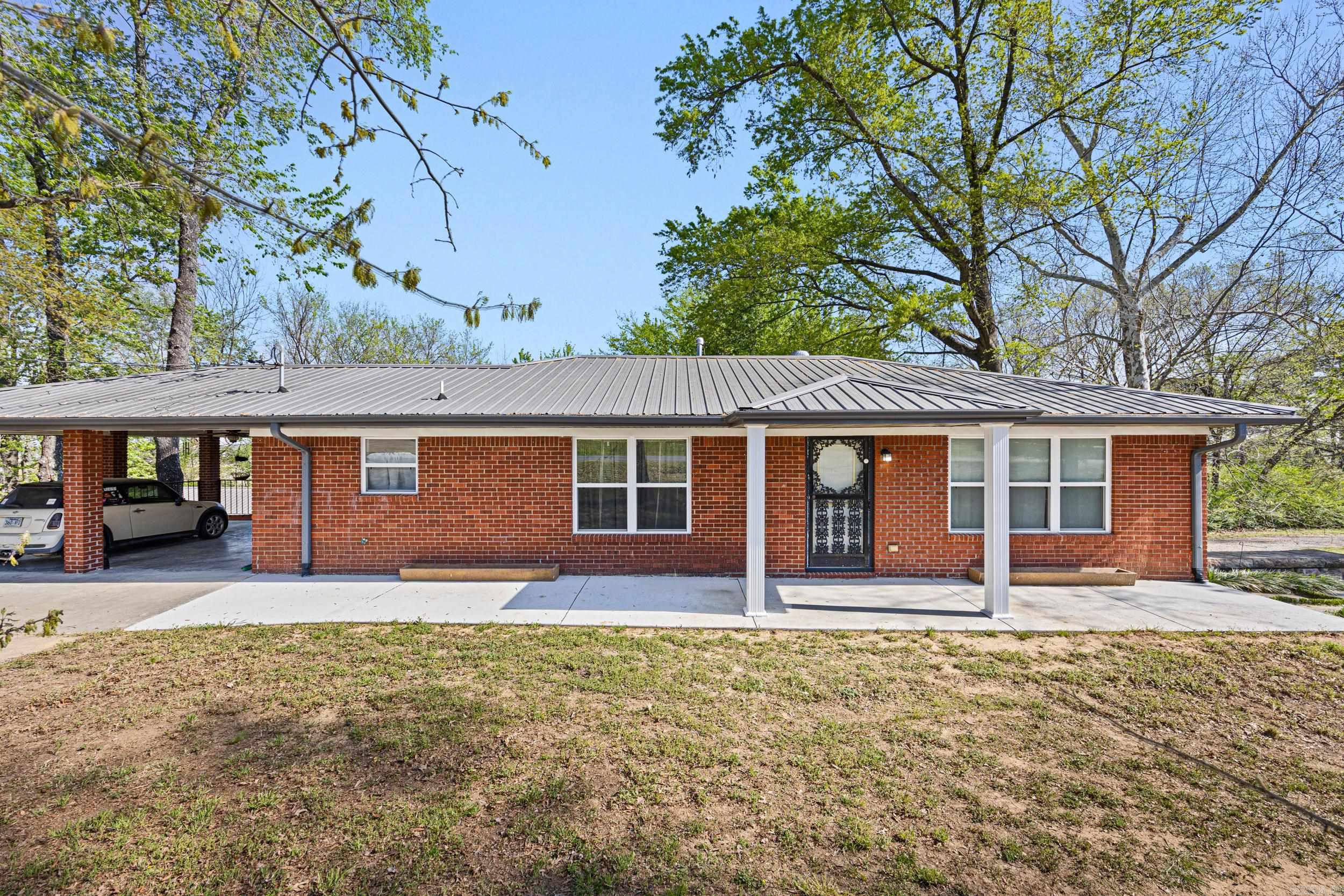 52 W Parish Drive Property Photo 8