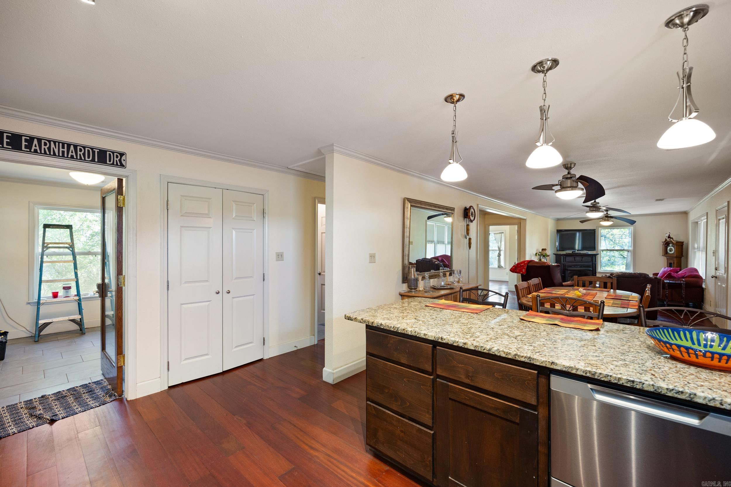 52 W Parish Drive Property Photo 13