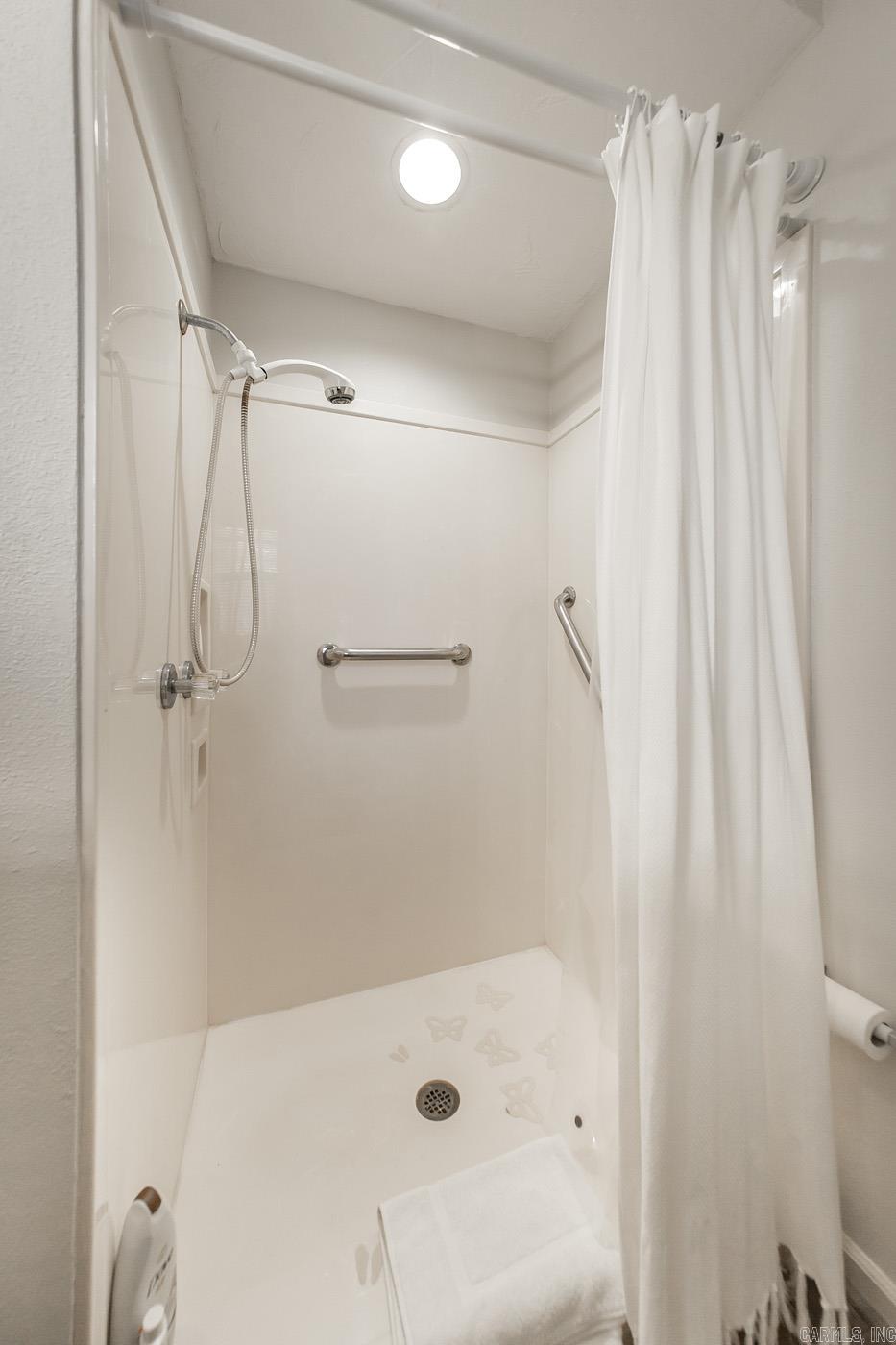 225 E Bluff Property Photo 34