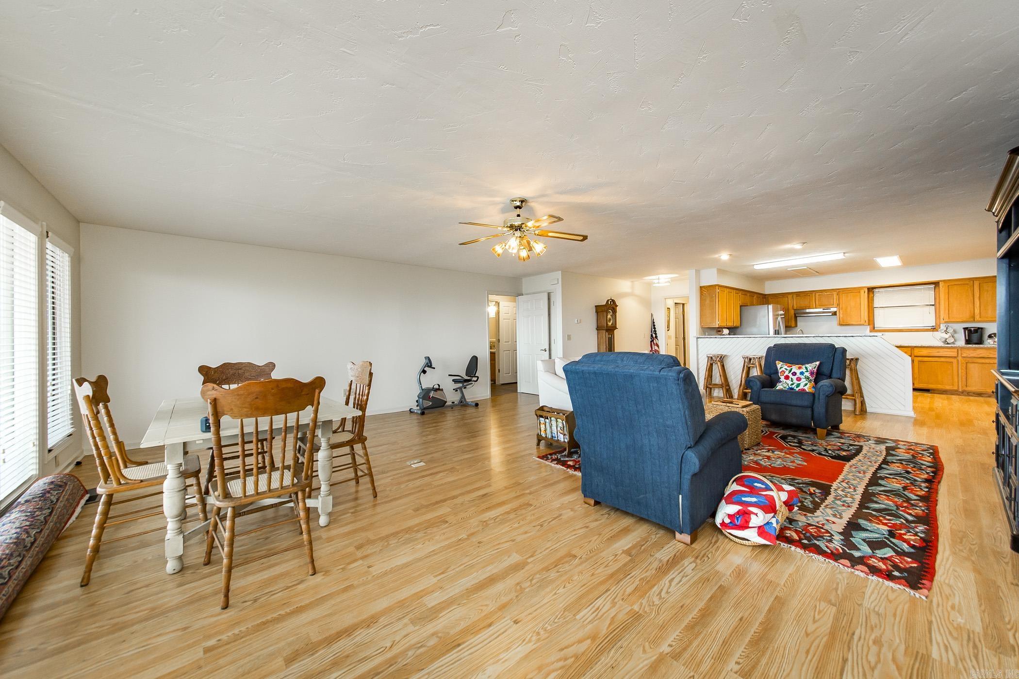 225 E Bluff Property Photo 36