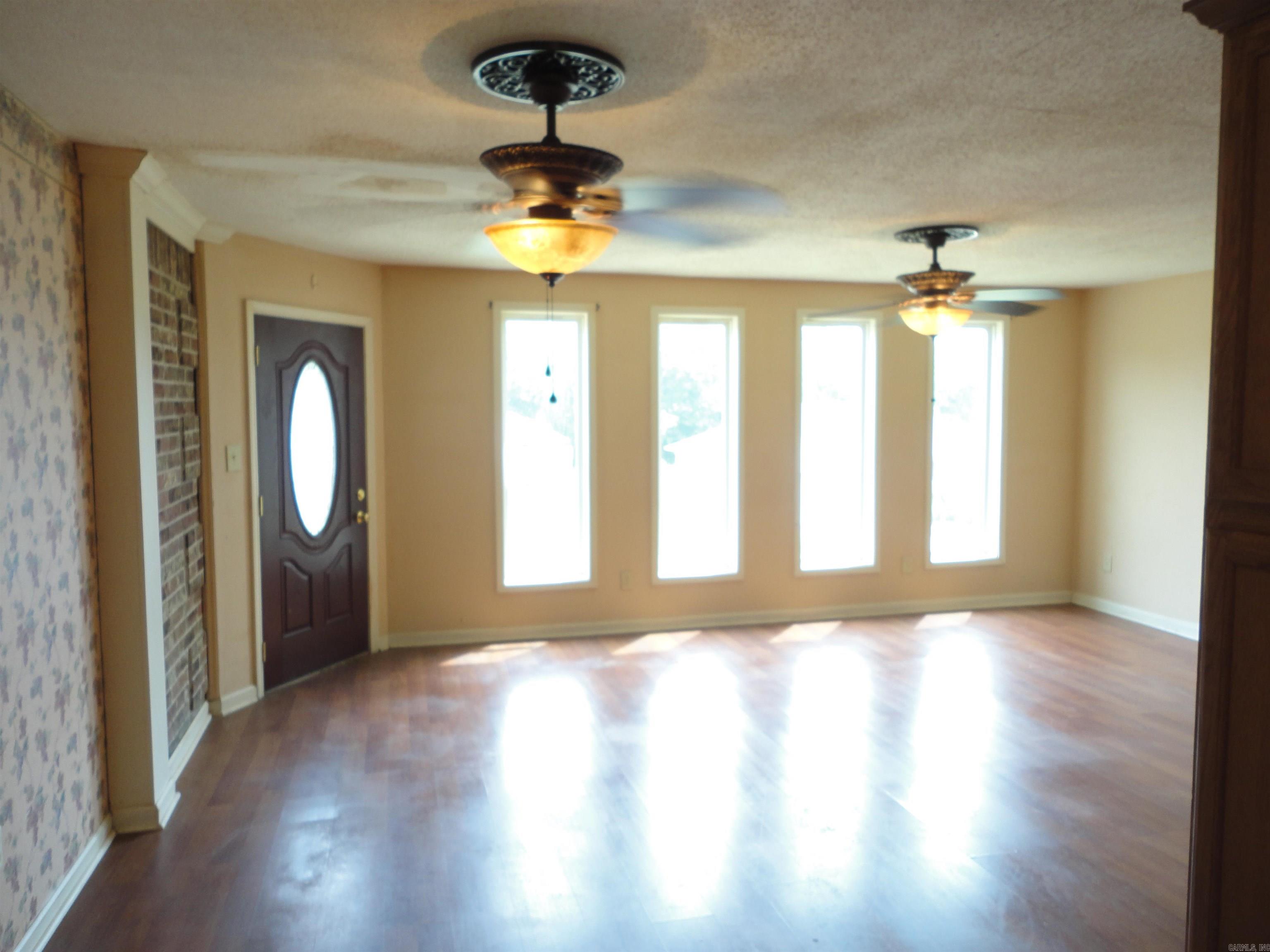 500 Scenic Valley Drive Property Photo 16