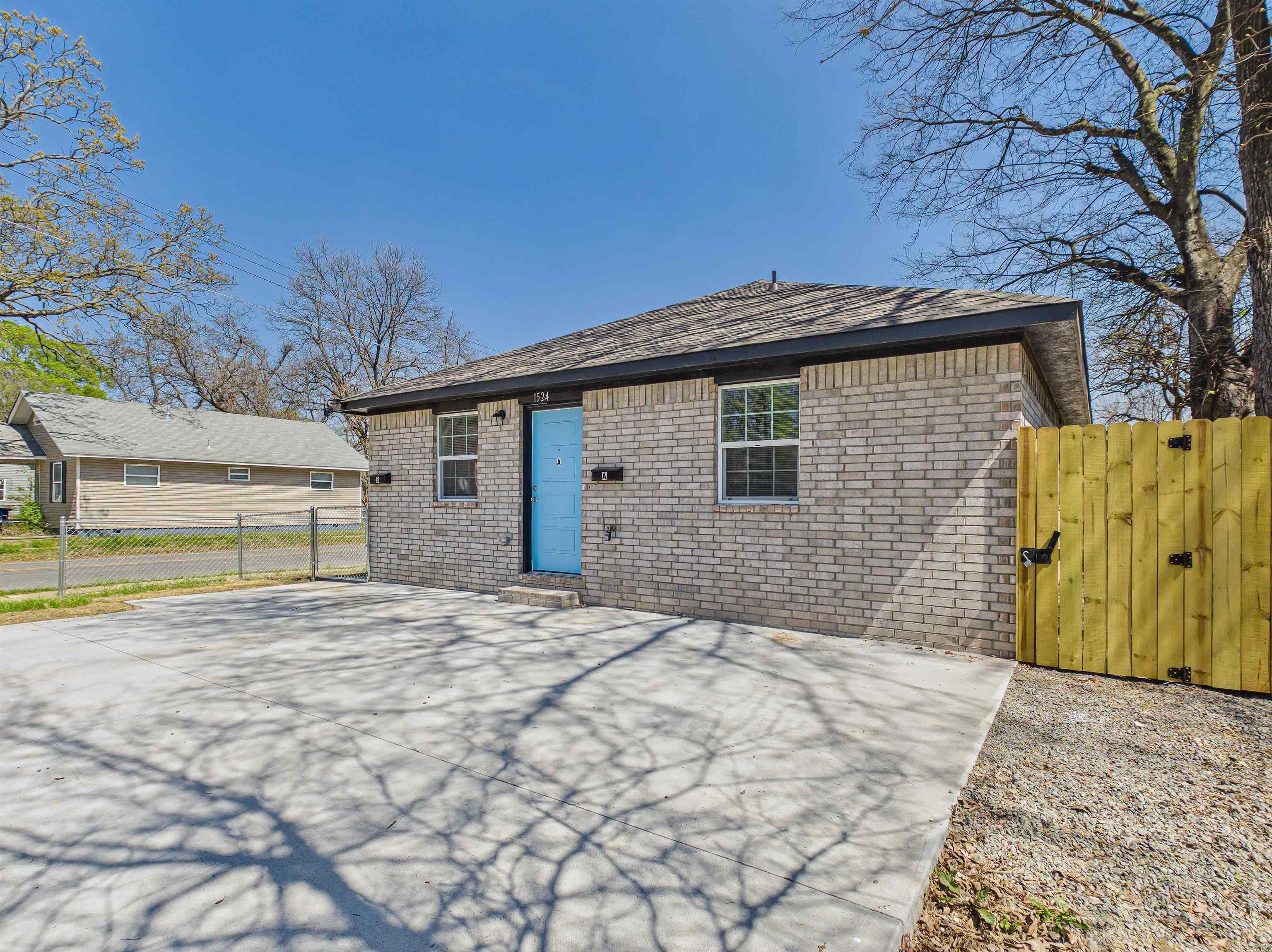 1524 Schaer Street Property Photo 4