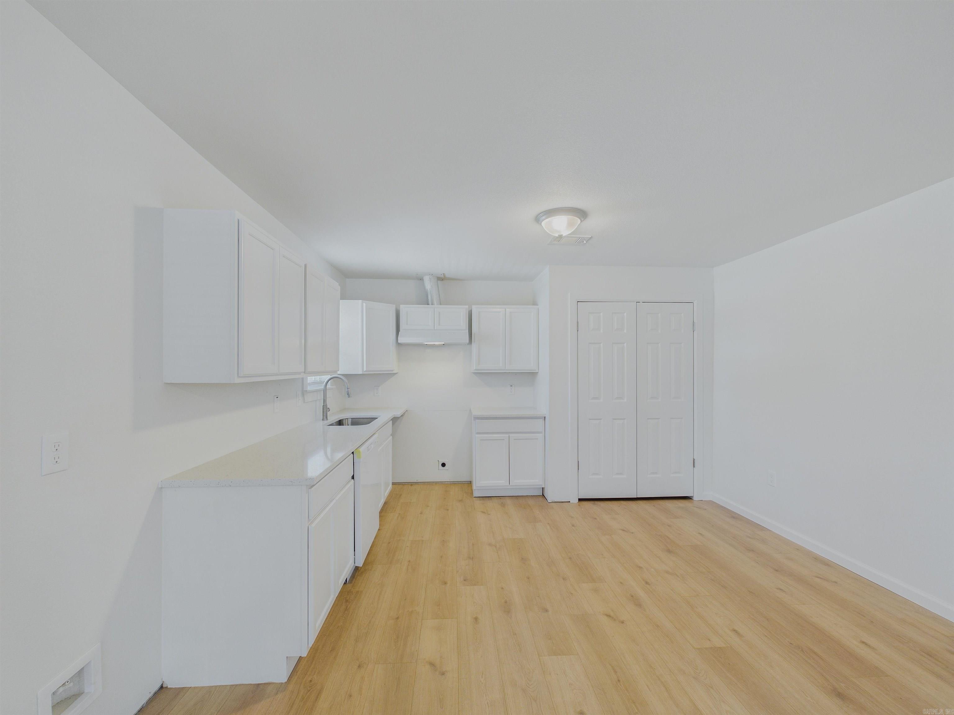 1524 Schaer Street Property Photo 11