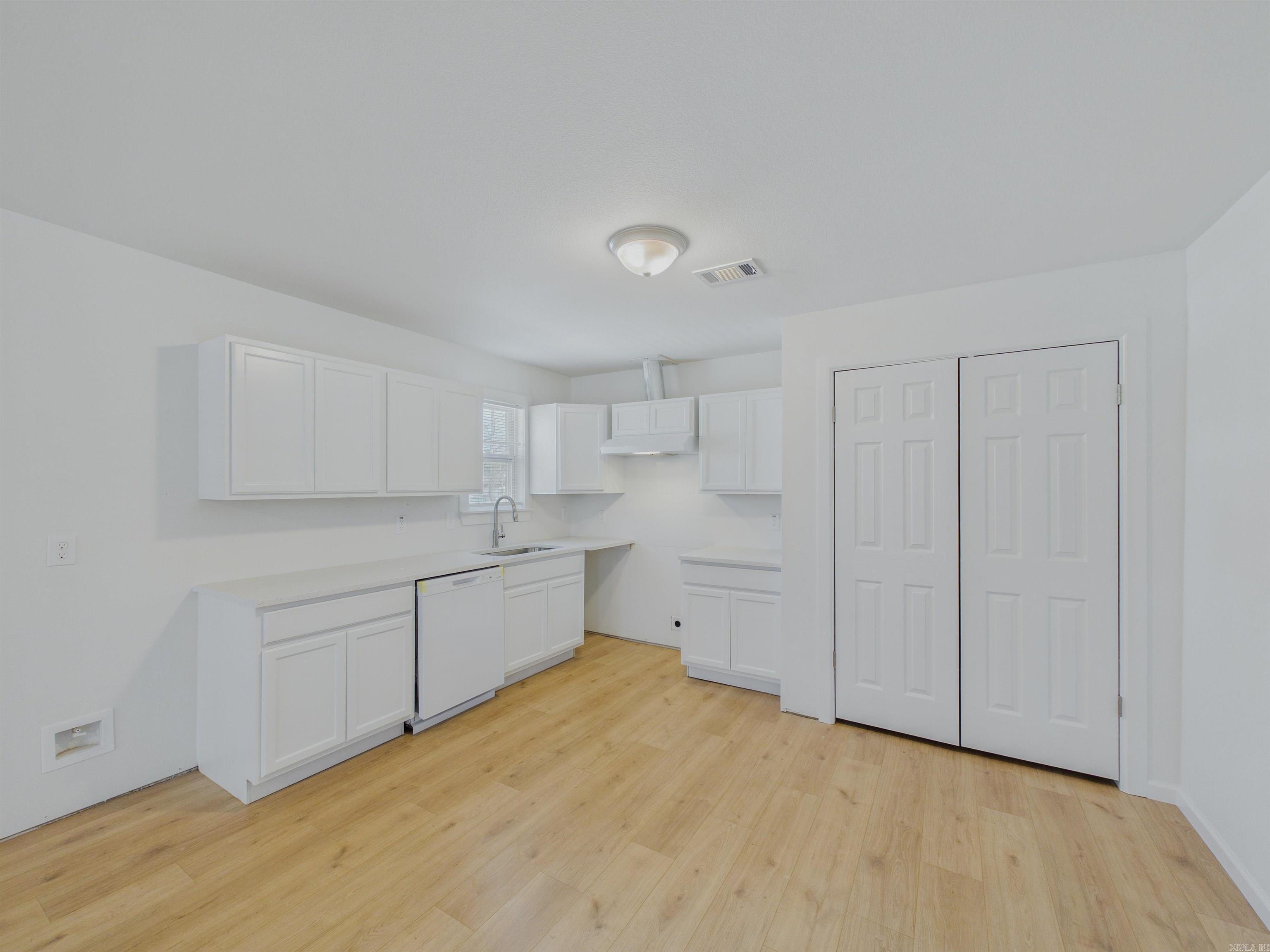 1524 Schaer Street Property Photo 12