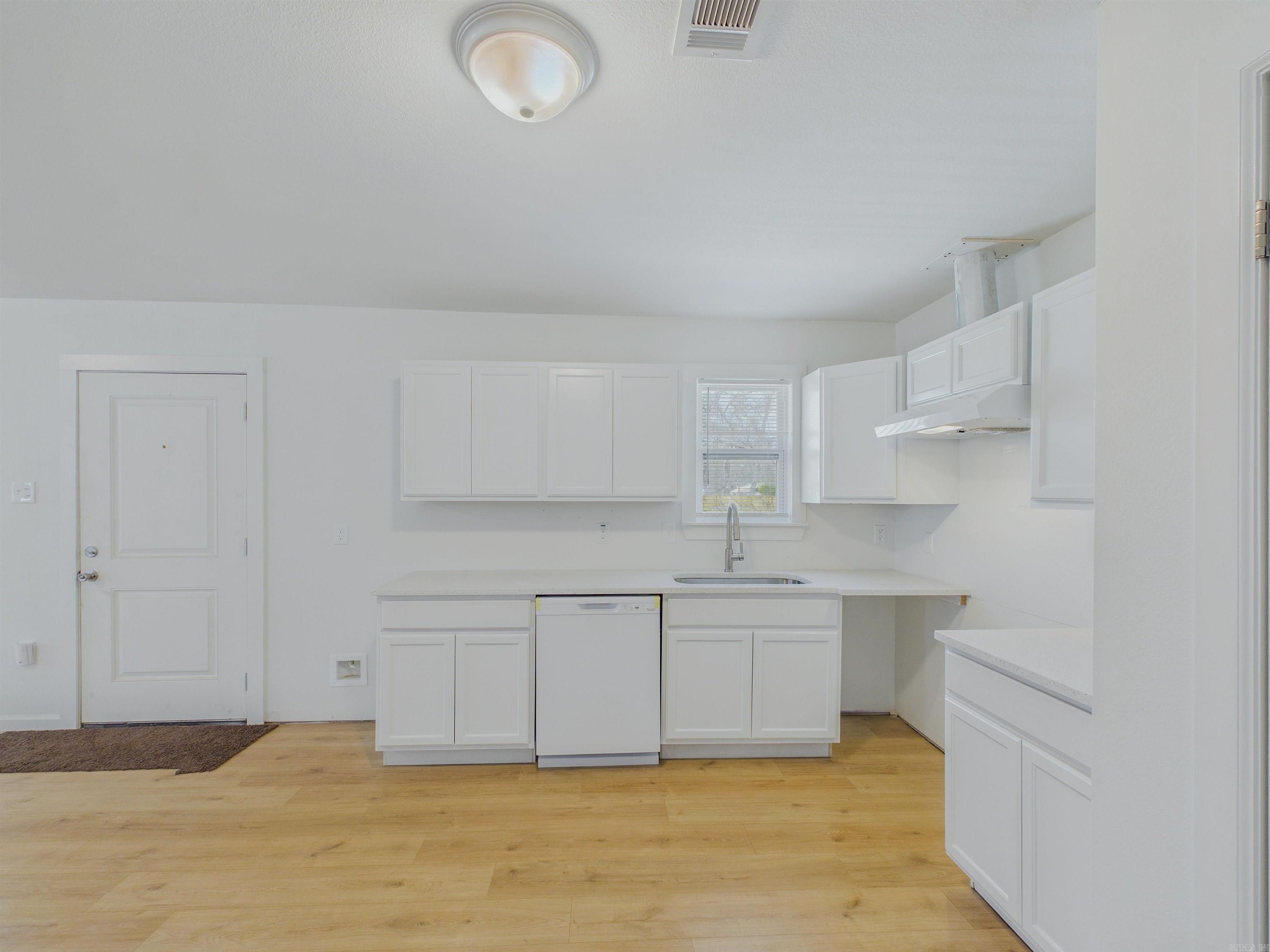 1524 Schaer Street Property Photo 13