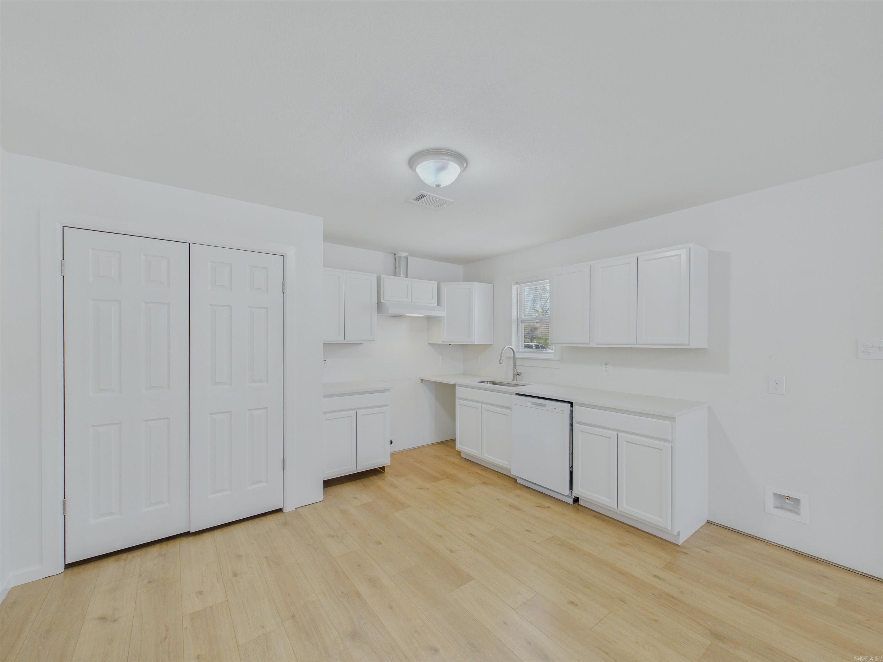 1524 Schaer Street Property Photo 40