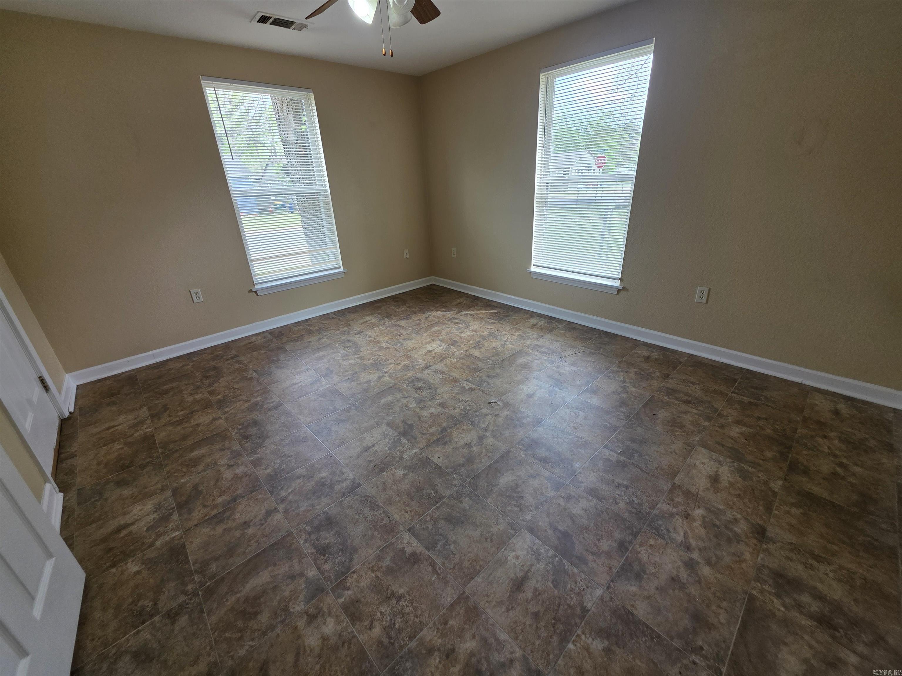 804 W 37th Street Property Photo 4